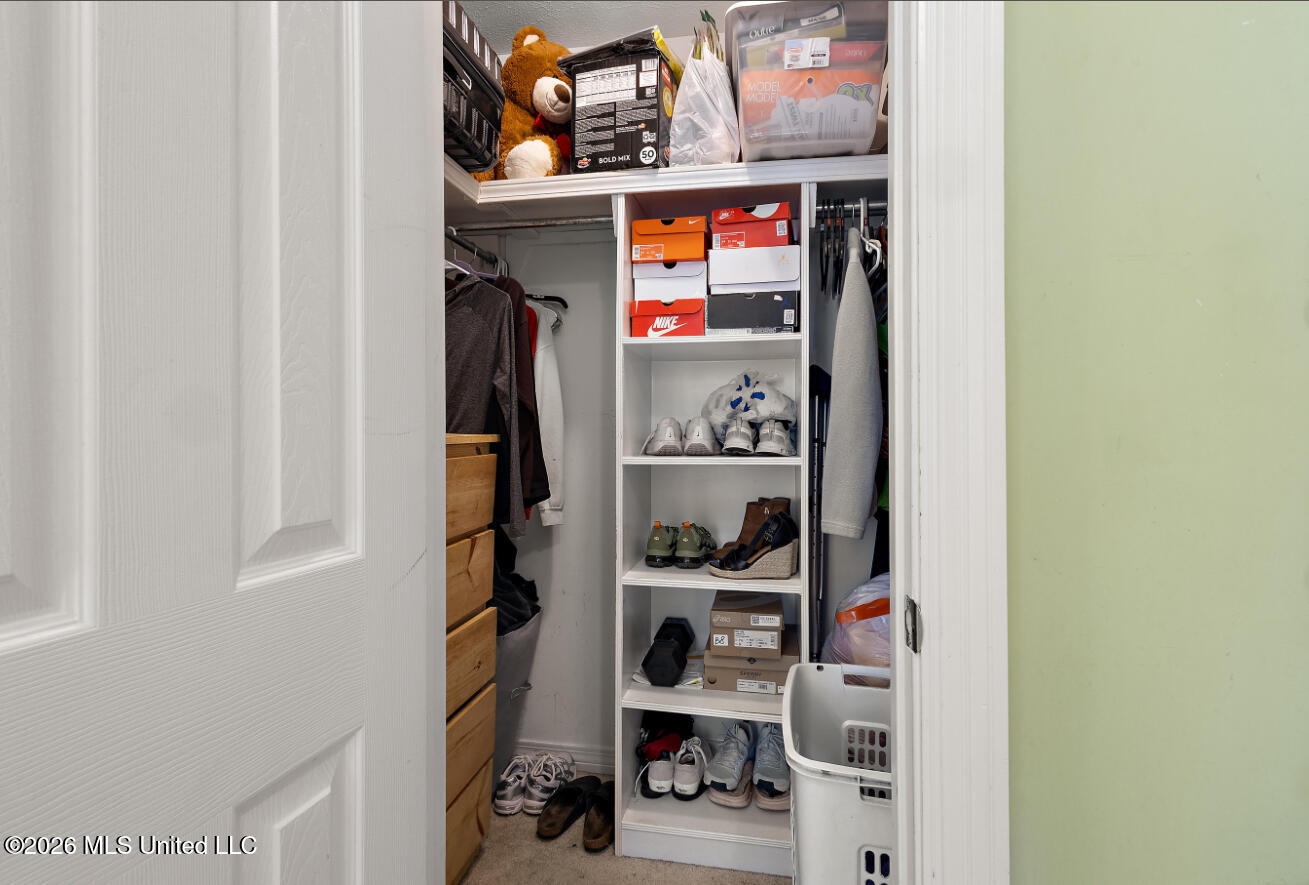 405 Edgewater Branch Drive Property Photo 14