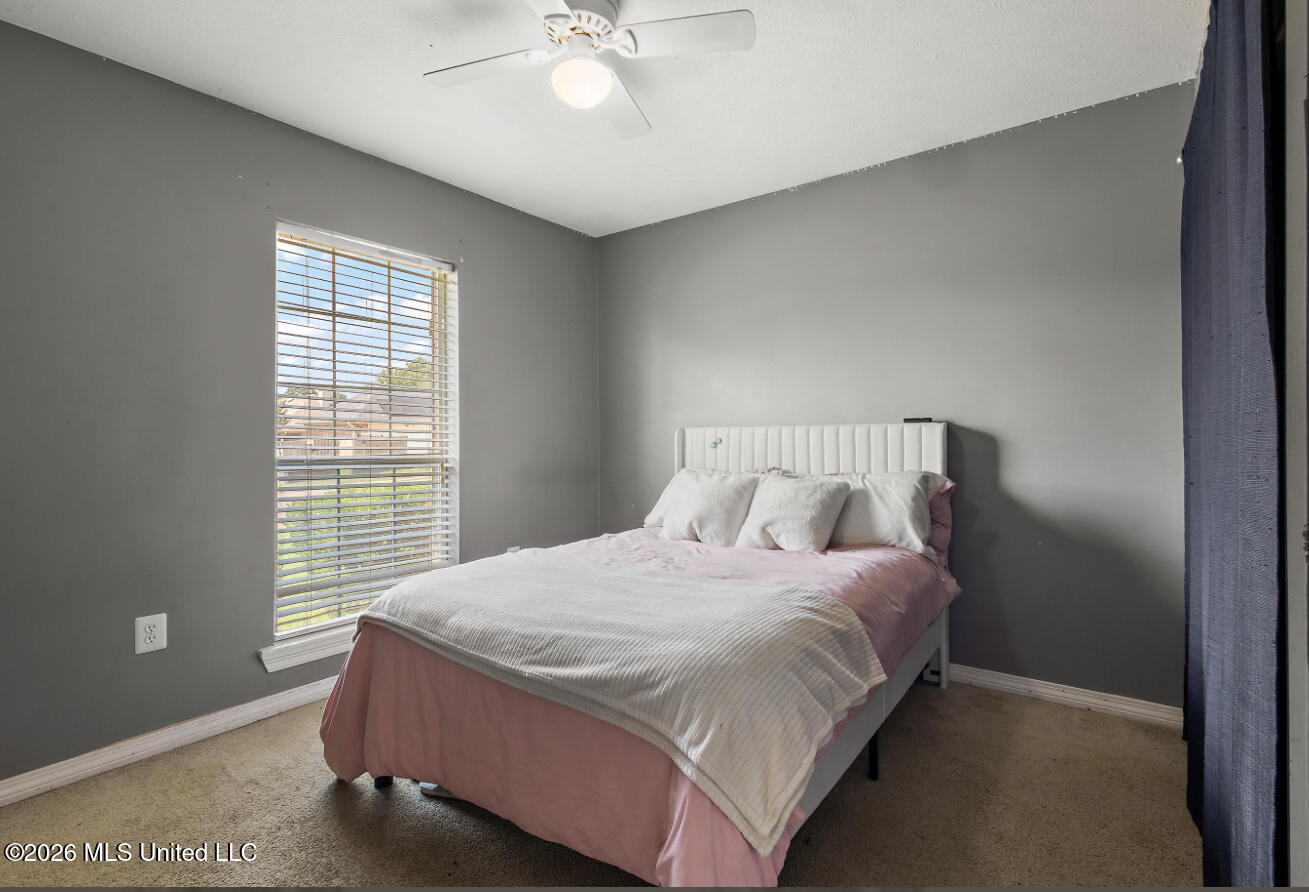 405 Edgewater Branch Drive Property Photo 15