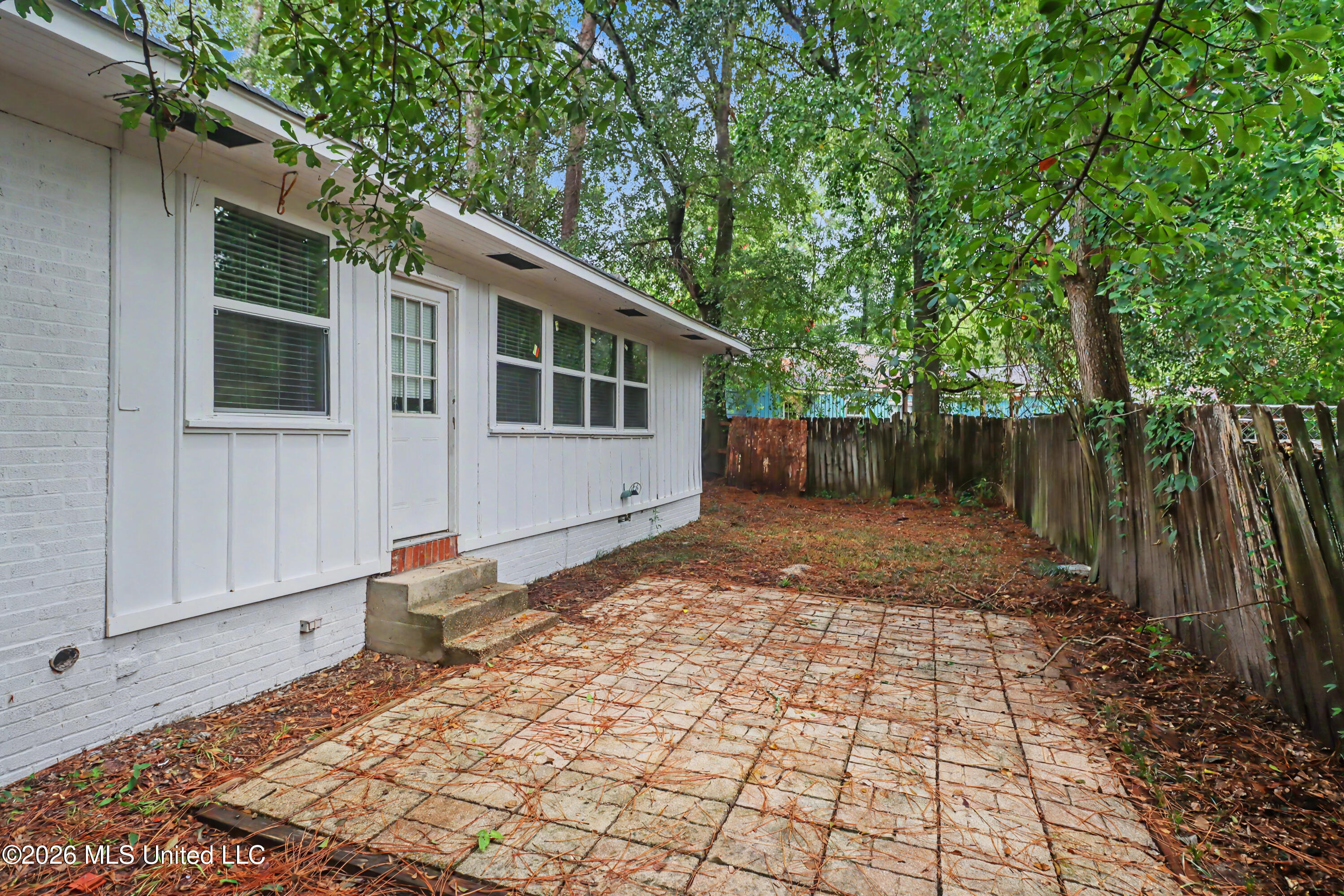 2004 Ridgeway Lane Property Photo 25