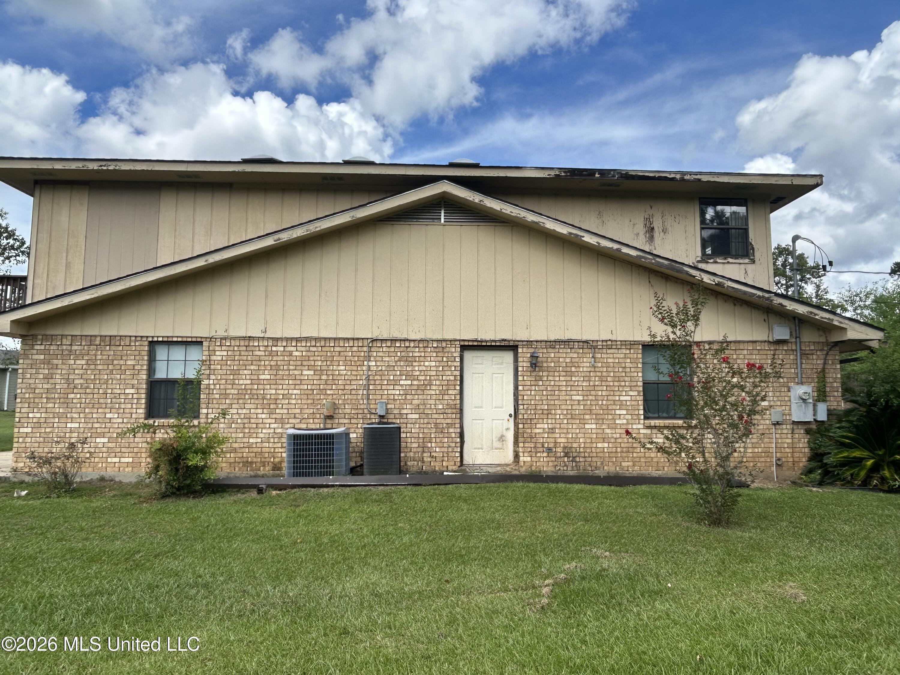 123 Peninsula Drive Property Photo 2