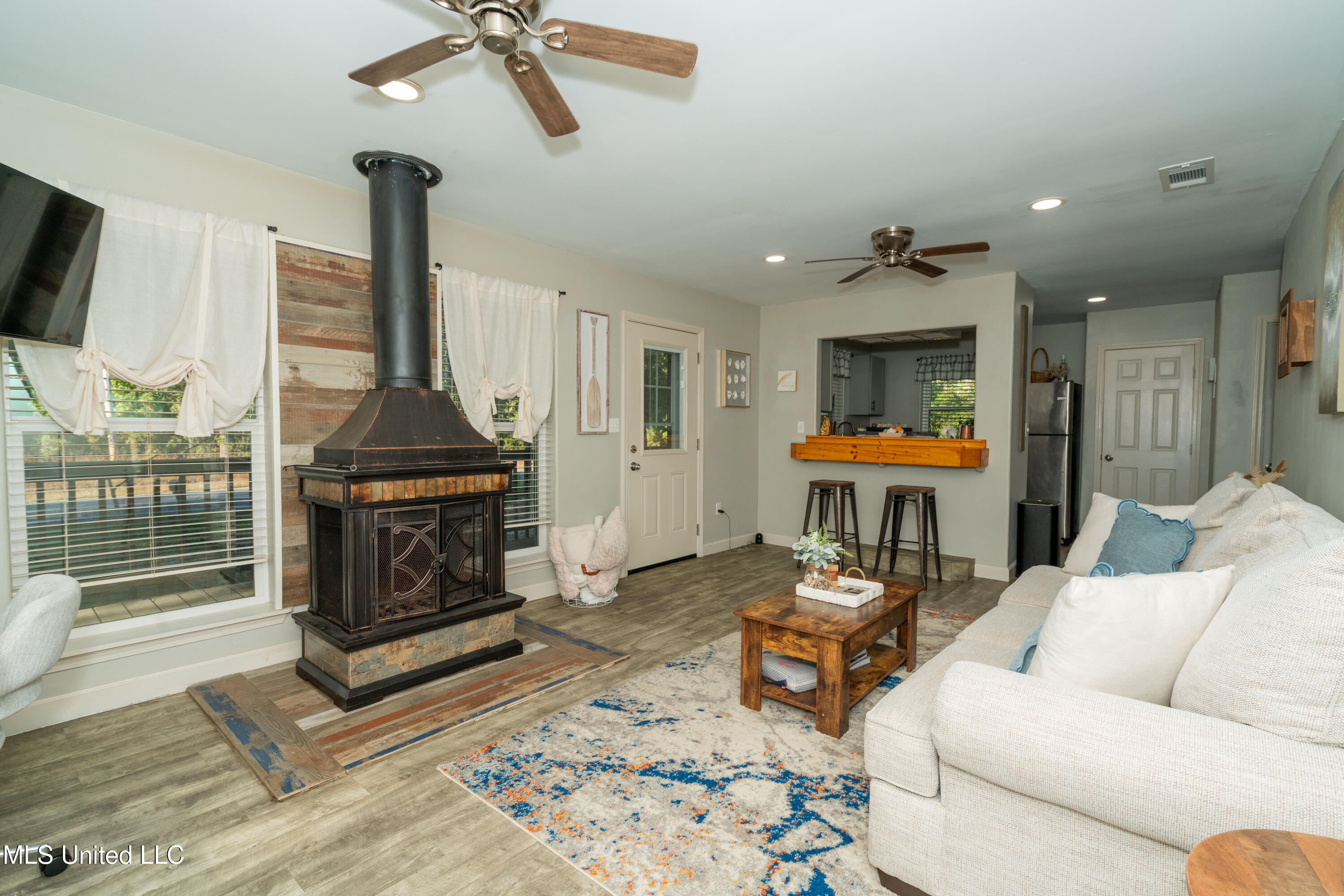 23349 Bells Ferry Road Property Photo 4