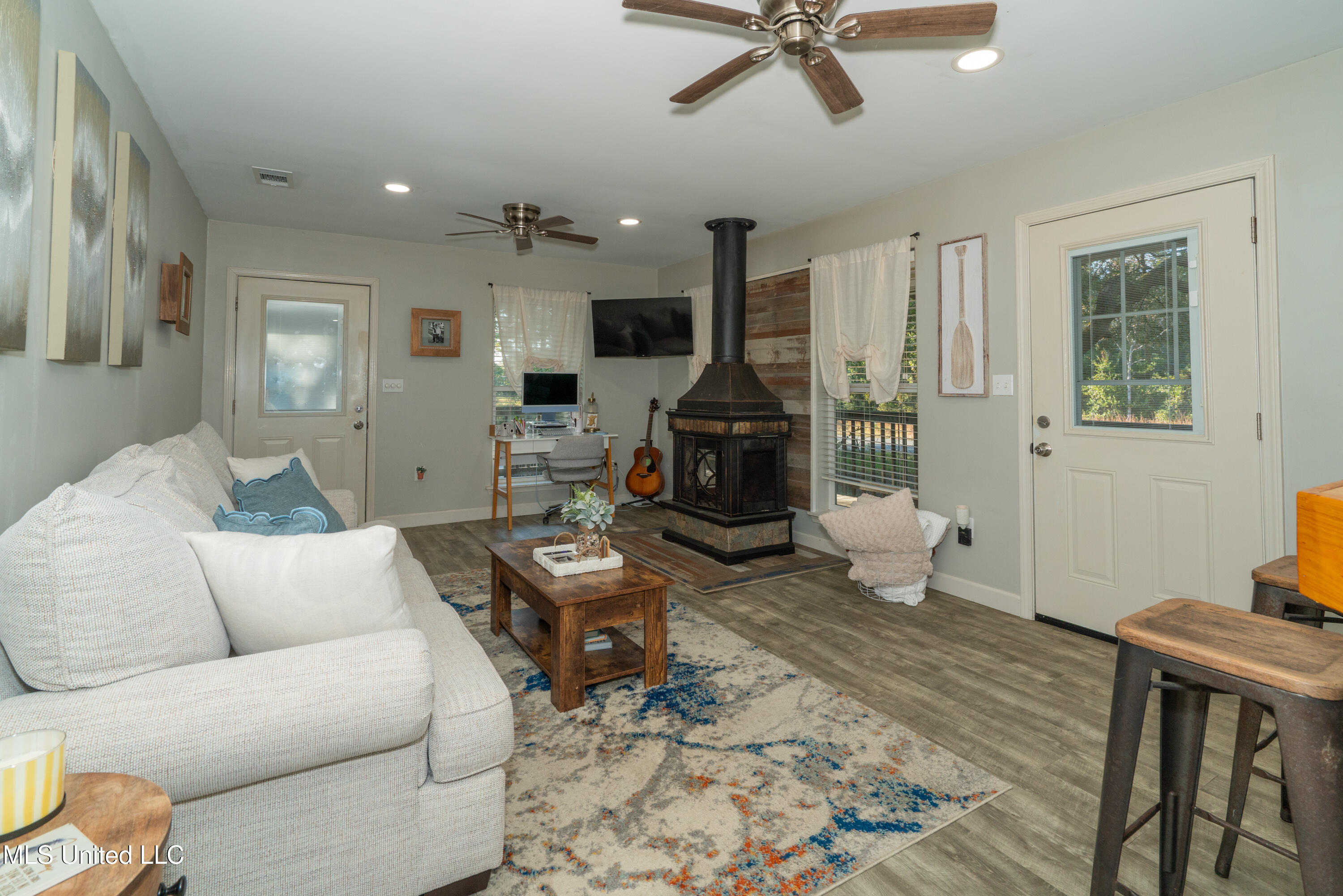 23349 Bells Ferry Road Property Photo 5