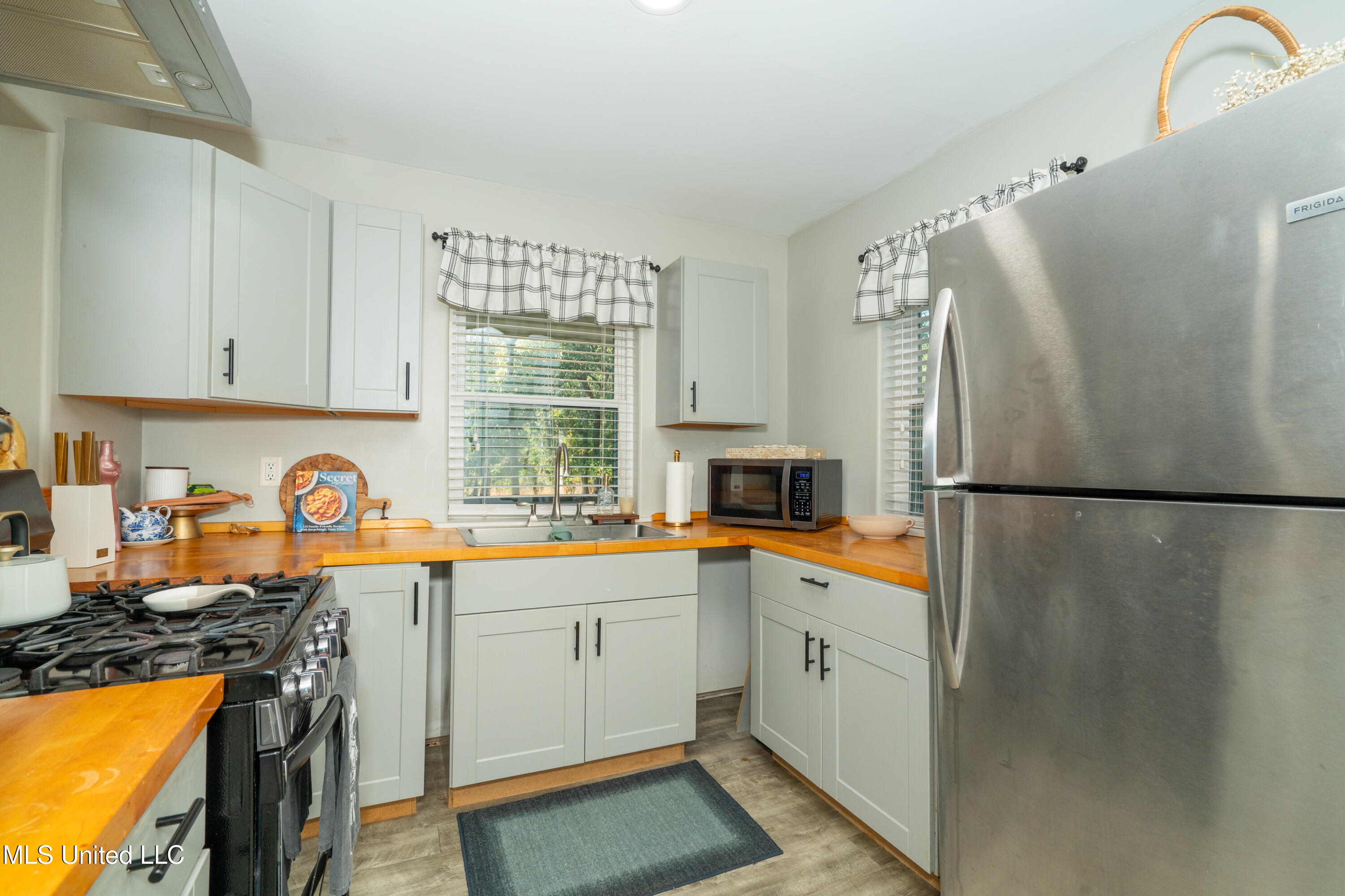 23349 Bells Ferry Road Property Photo 7