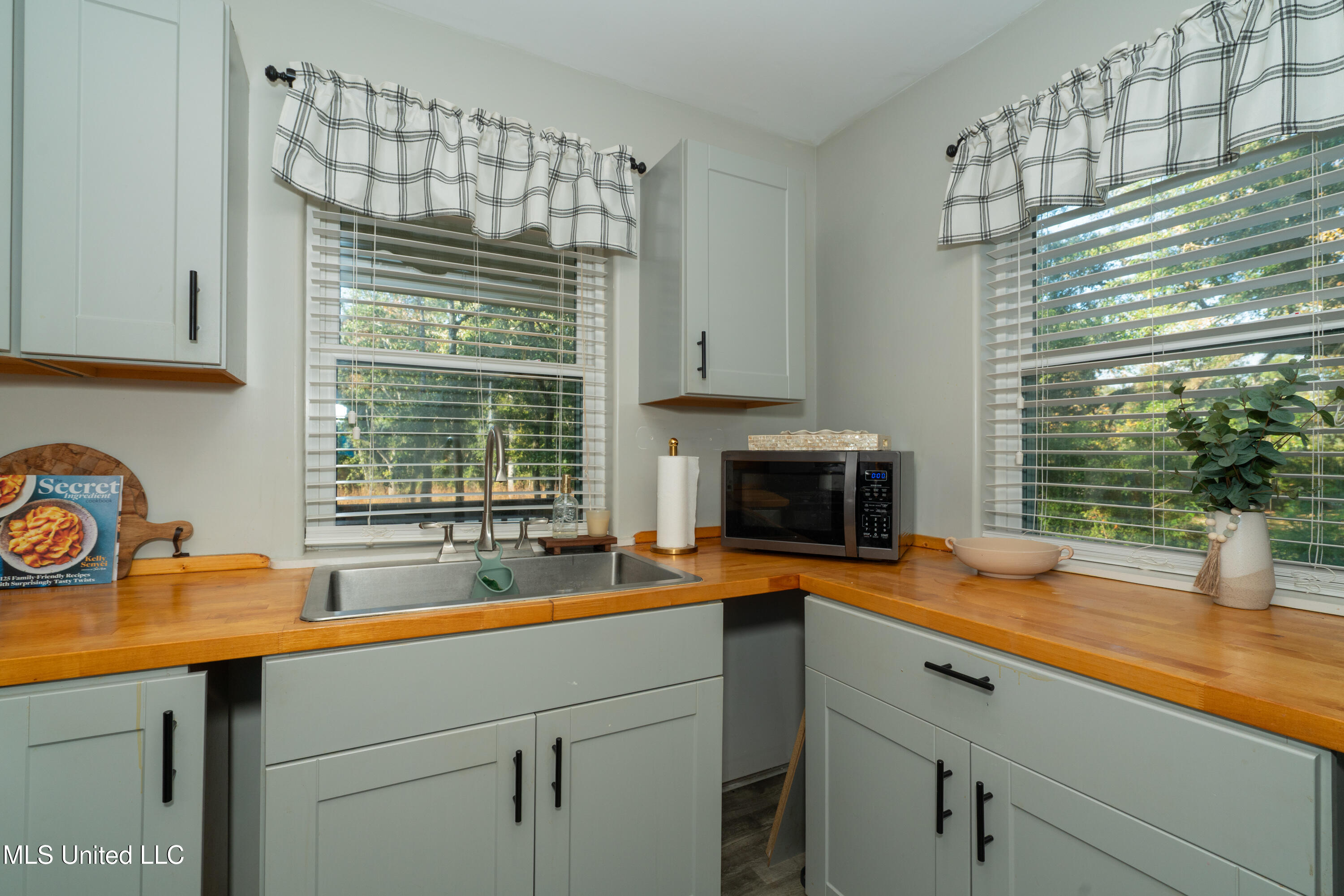 23349 Bells Ferry Road Property Photo 9