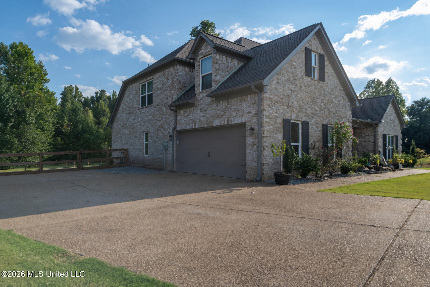 9653 Trenton Trail Property Photo 4