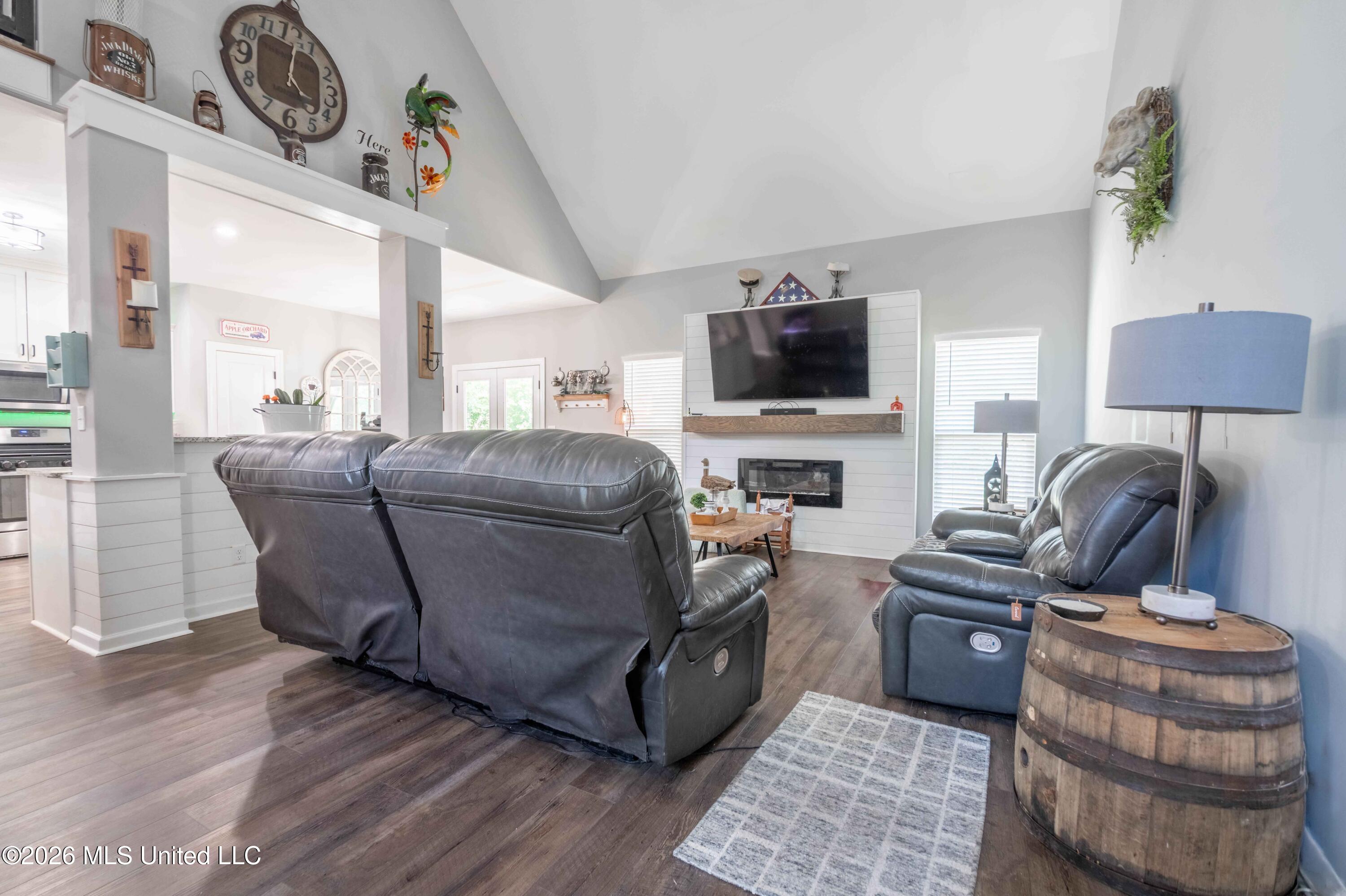 9653 Trenton Trail Property Photo 10
