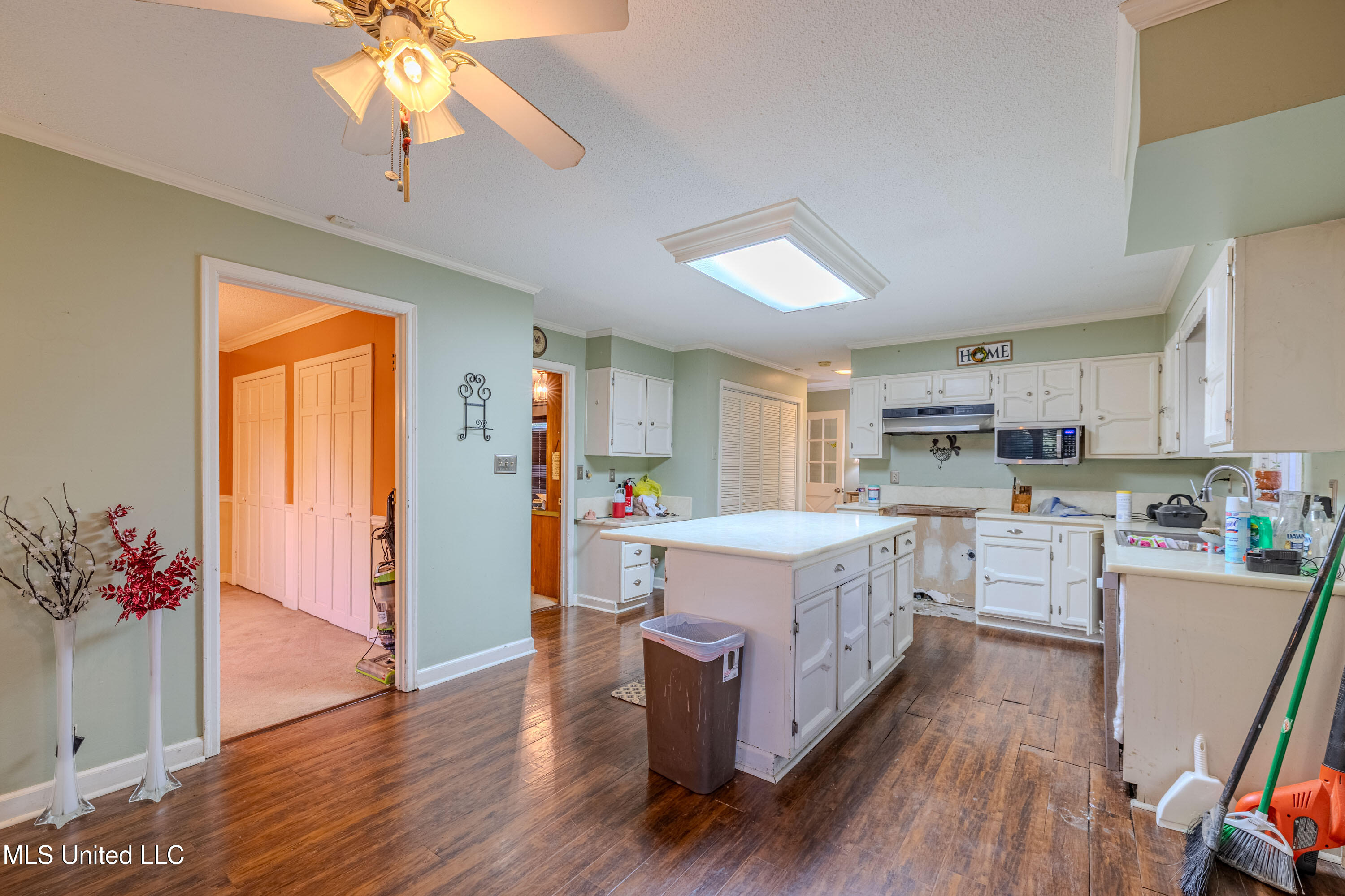 1411 Memorial Drive Property Photo 10