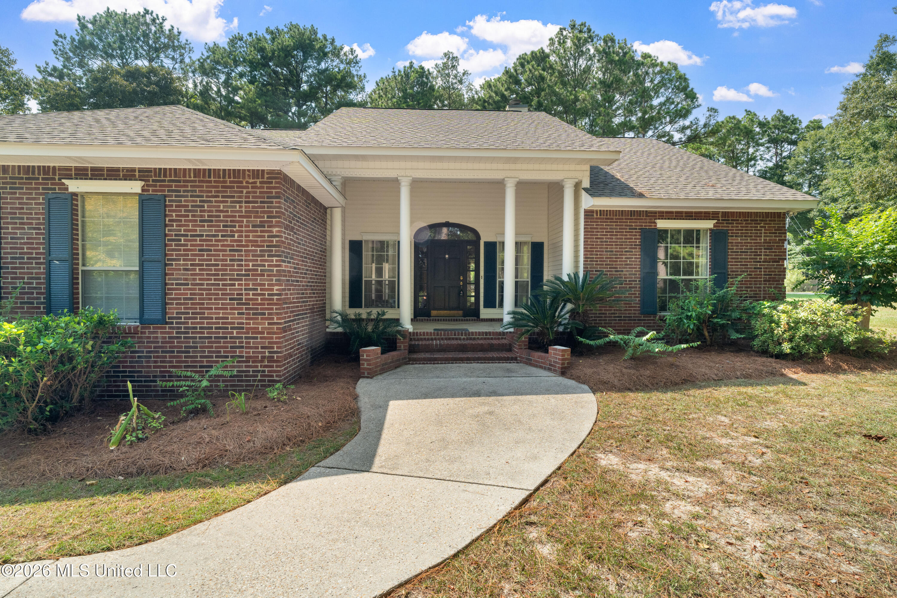 4 Woodleaf Street Property Photo 5