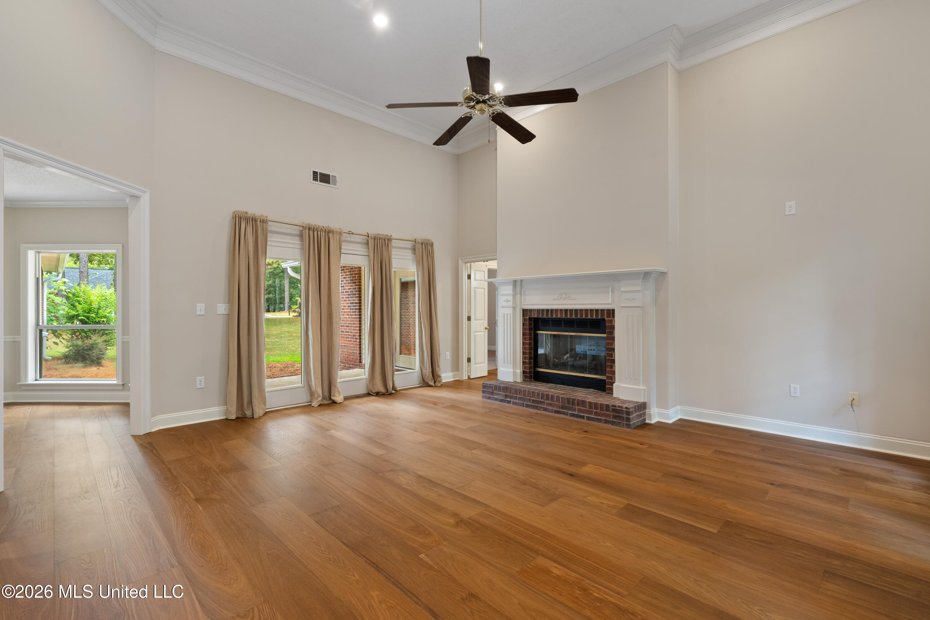 4 Woodleaf Street Property Photo 6