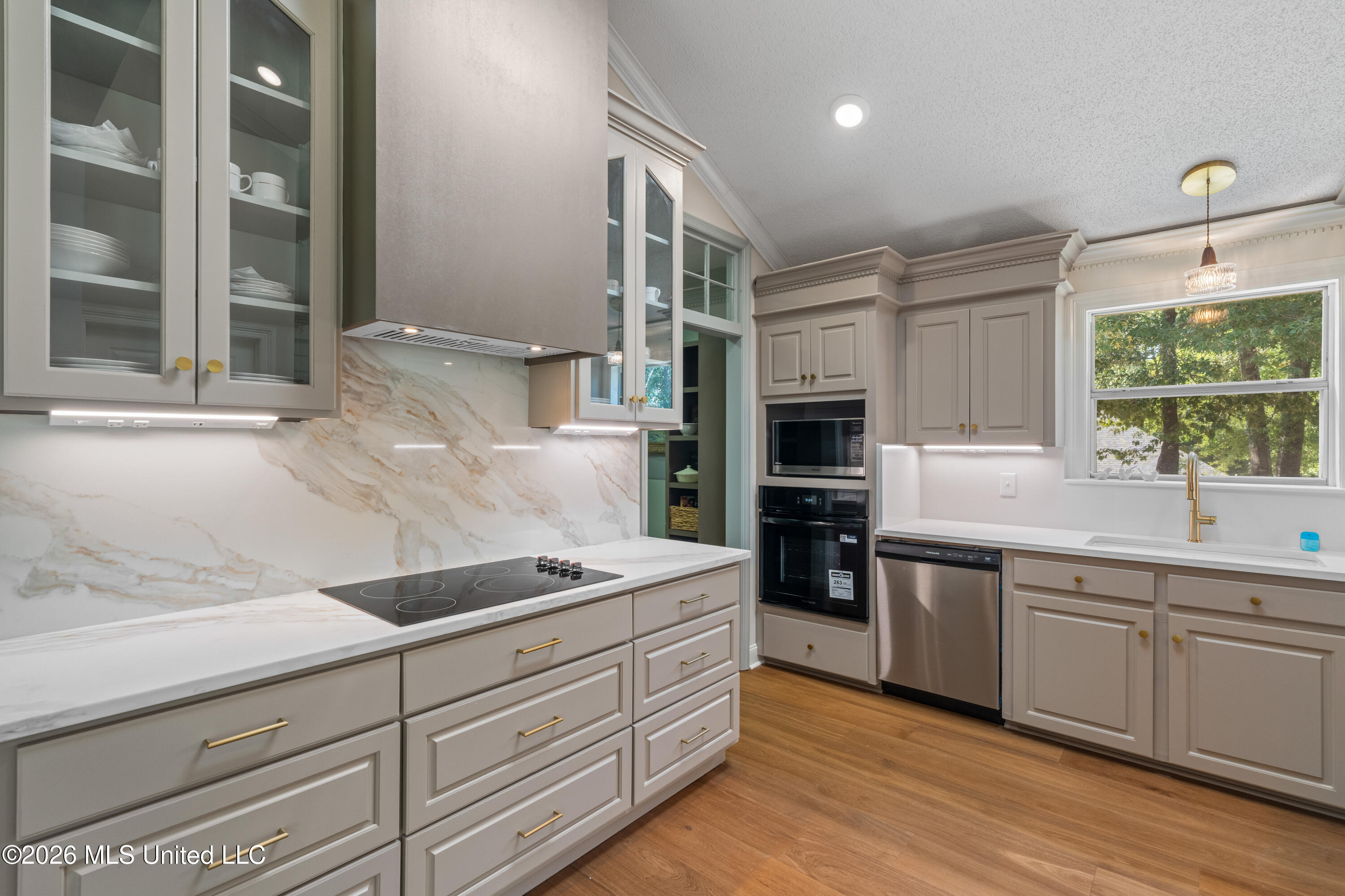 4 Woodleaf Street Property Photo 9