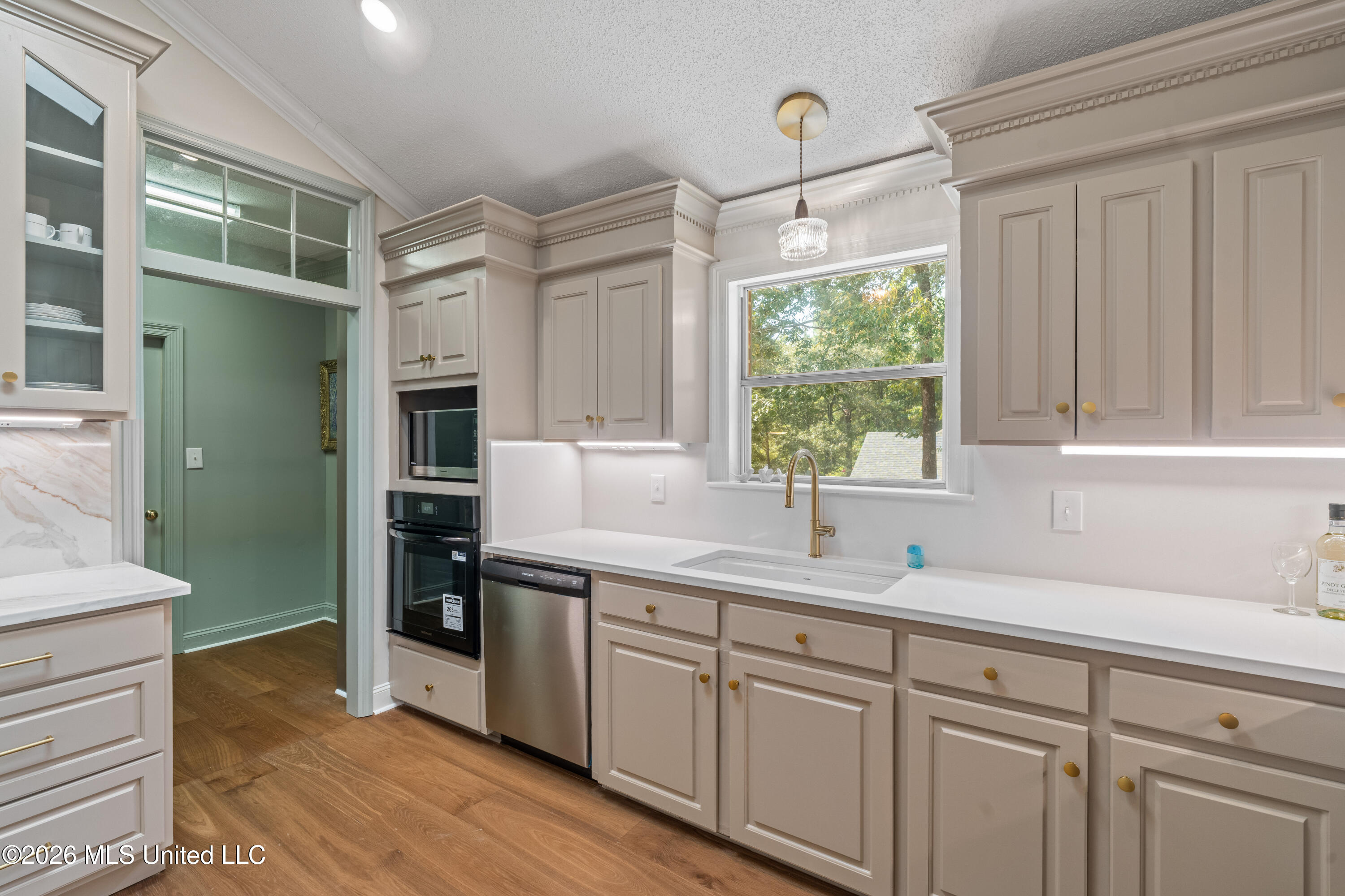 4 Woodleaf Street Property Photo 13