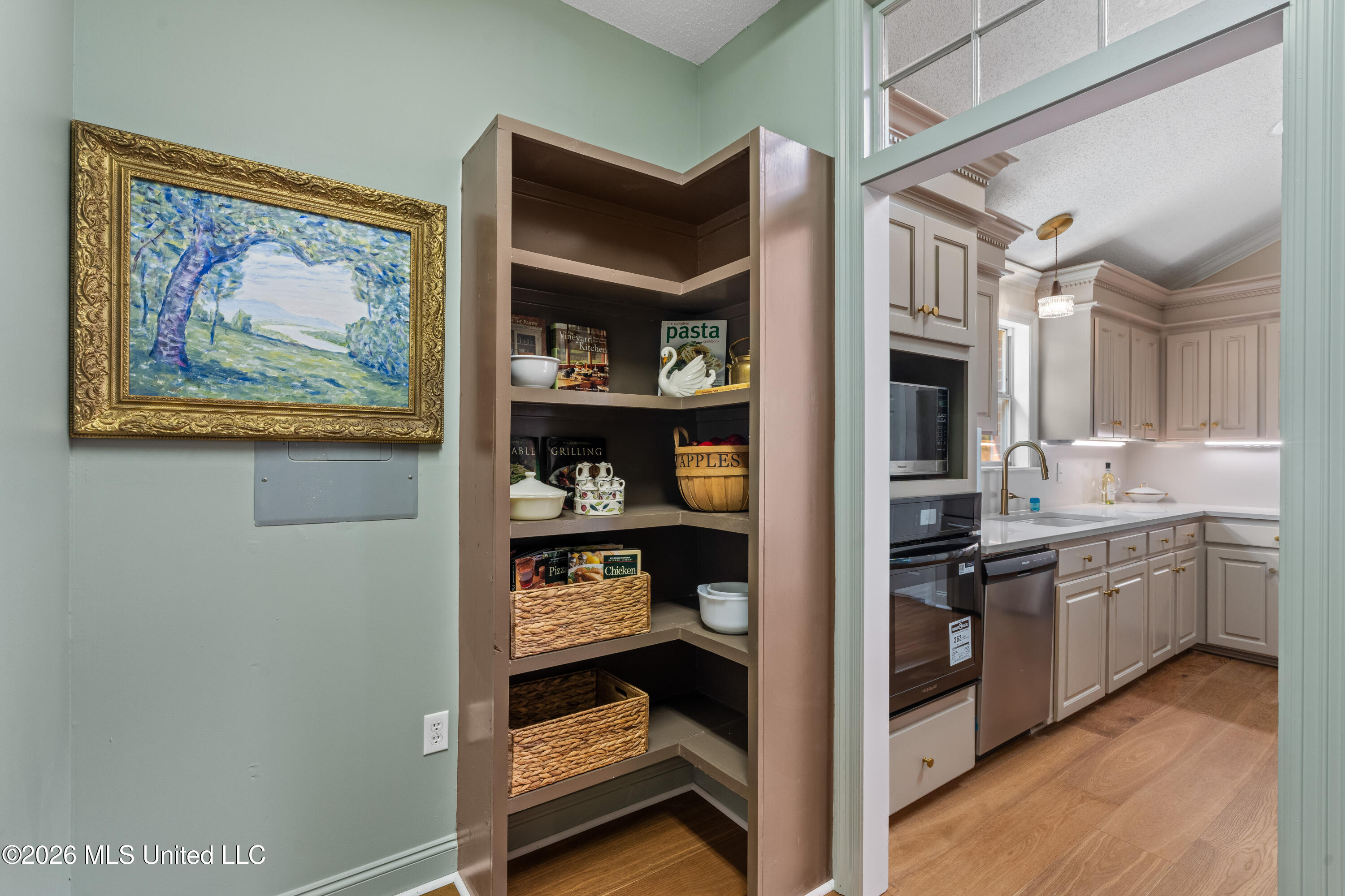 4 Woodleaf Street Property Photo 16