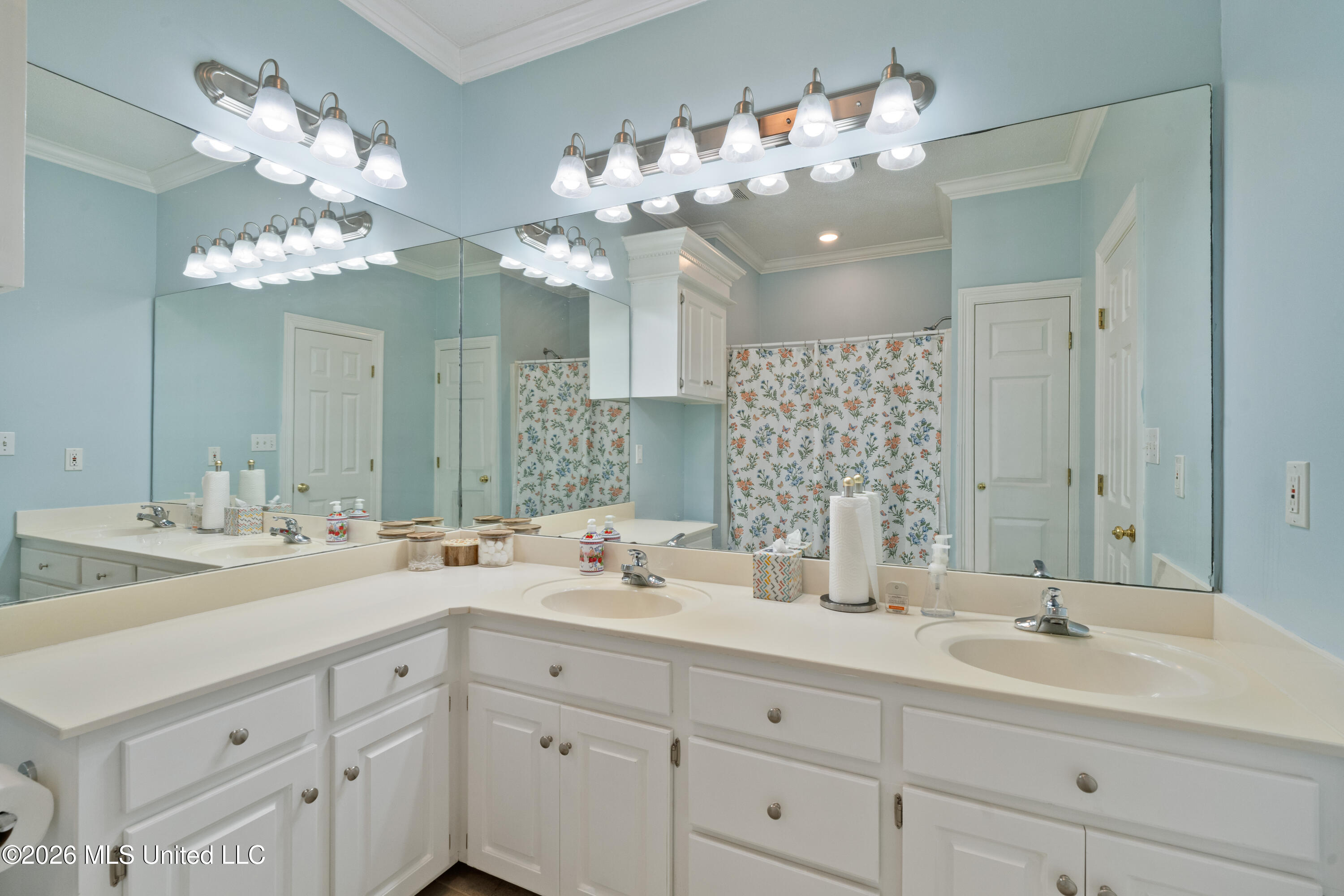 4 Woodleaf Street Property Photo 27