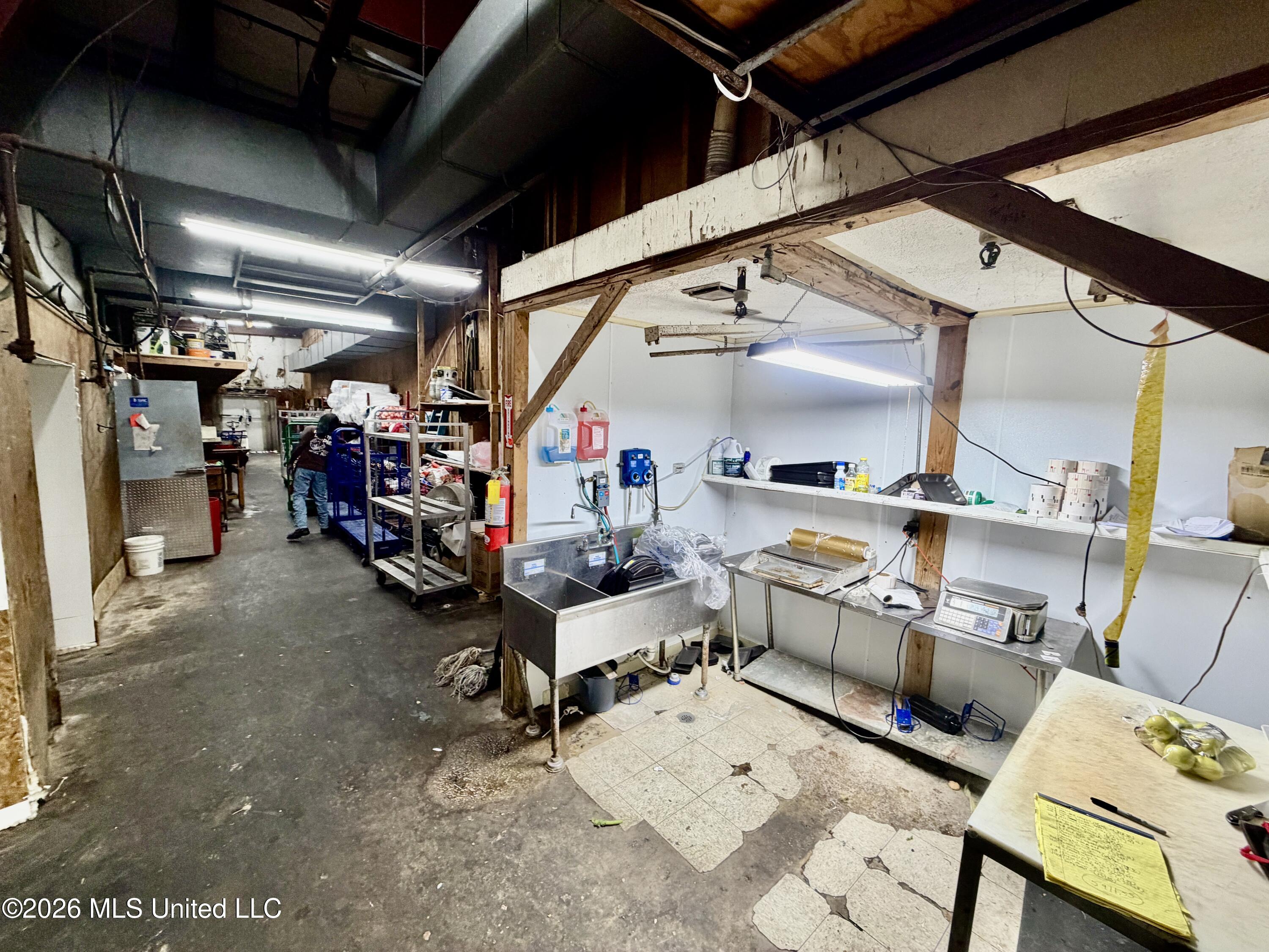 650 N Oak Avenue Property Photo 15