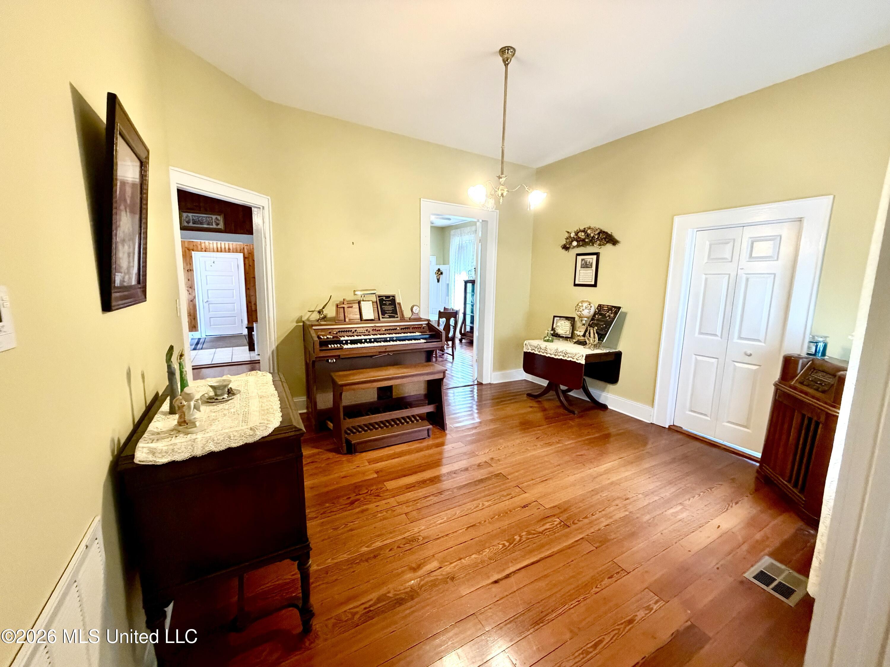 3807 Dantzler Street Property Photo 20