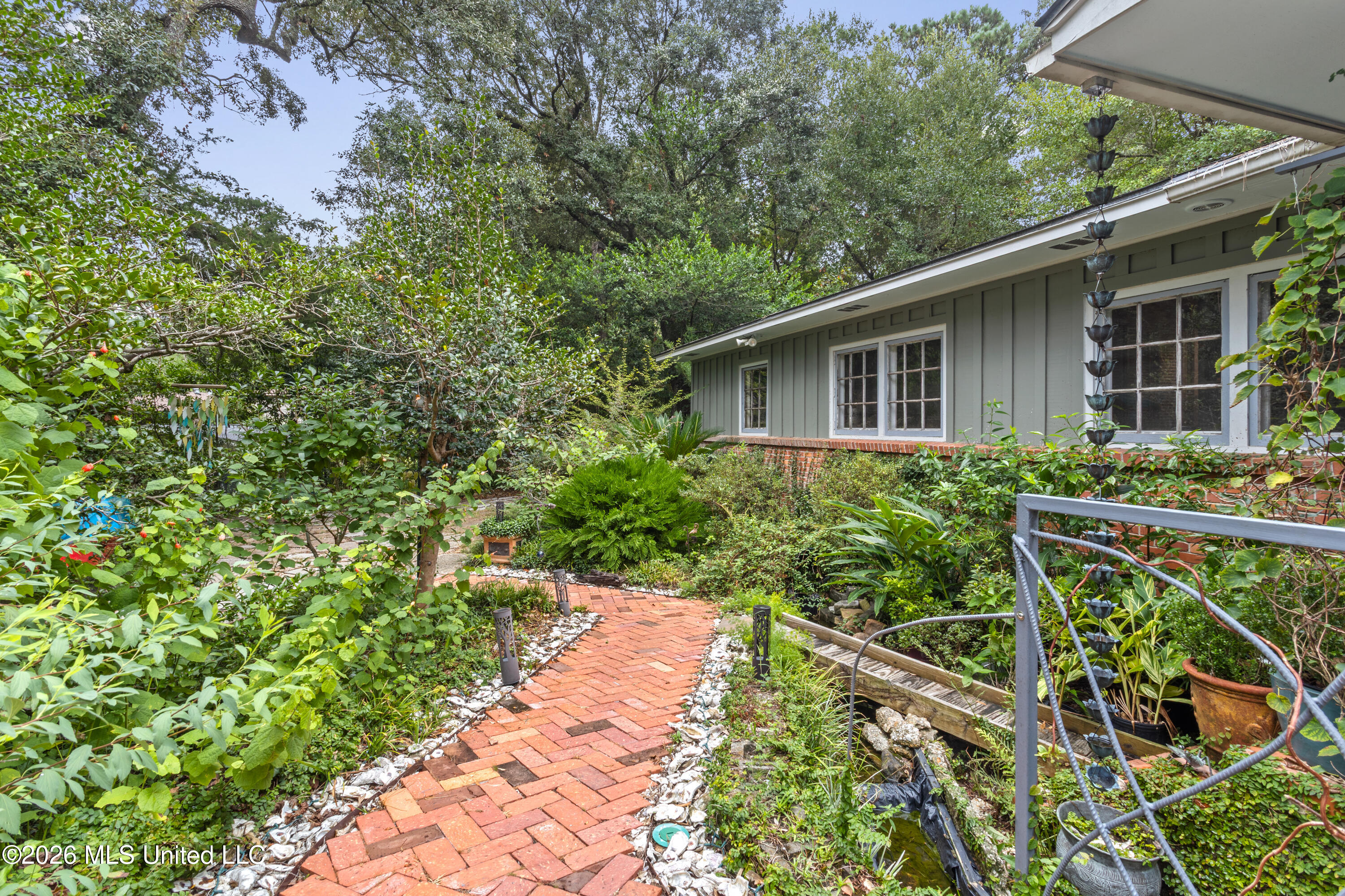 1238 Iberville Drive Property Photo 4