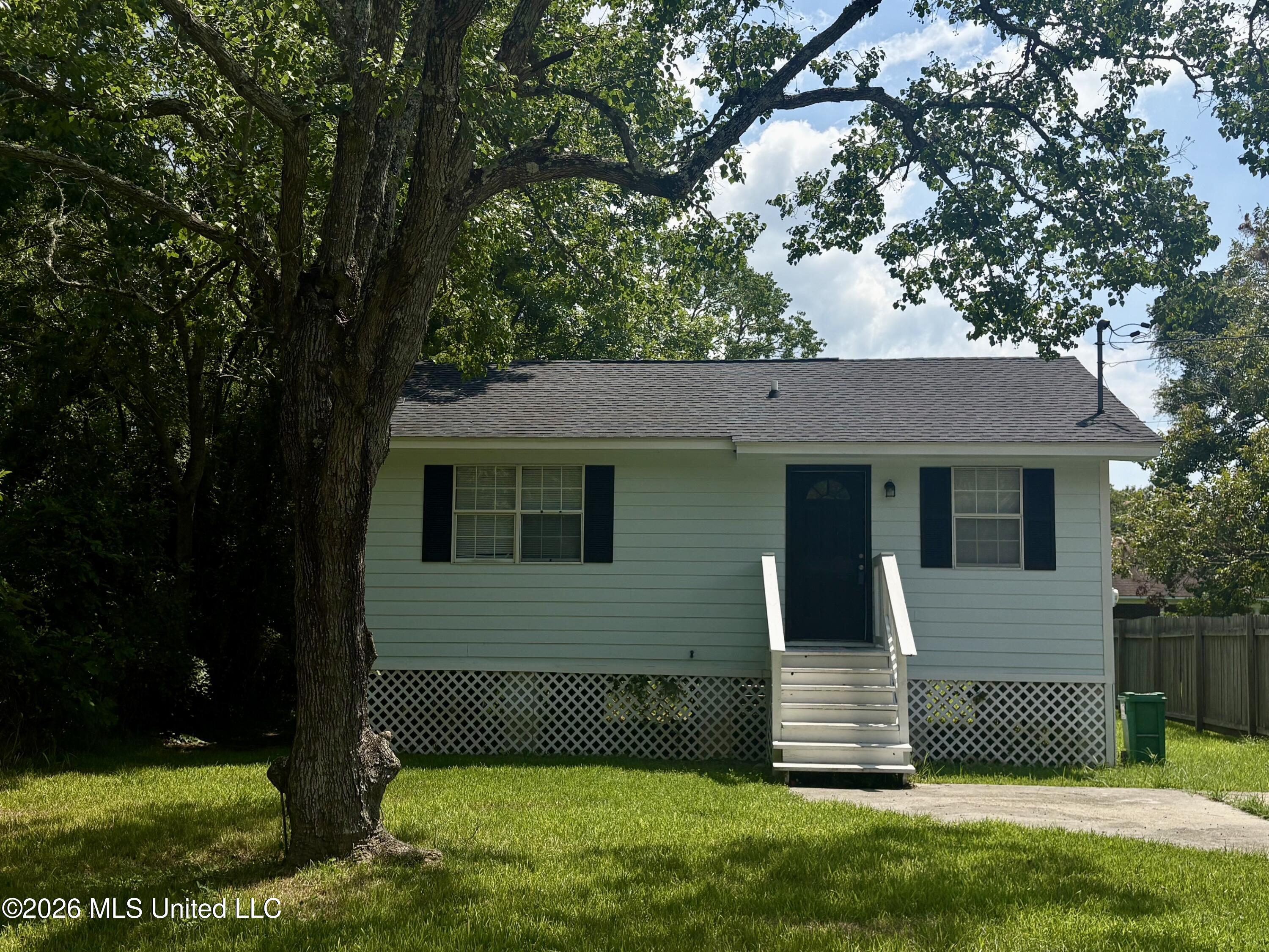 2306 Lewis Avenue Property Photo 1