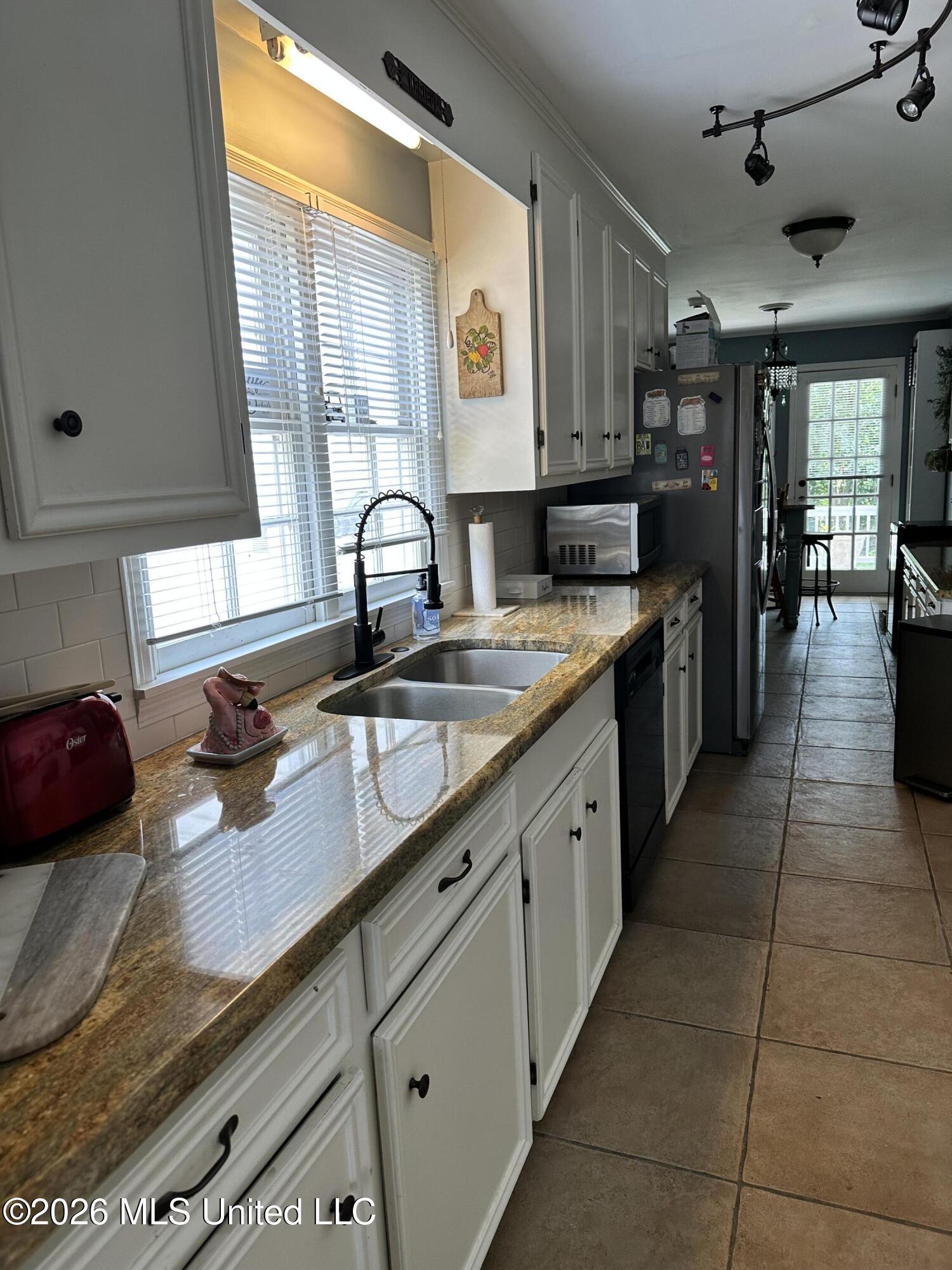 1700 Robinson Street Property Photo 17