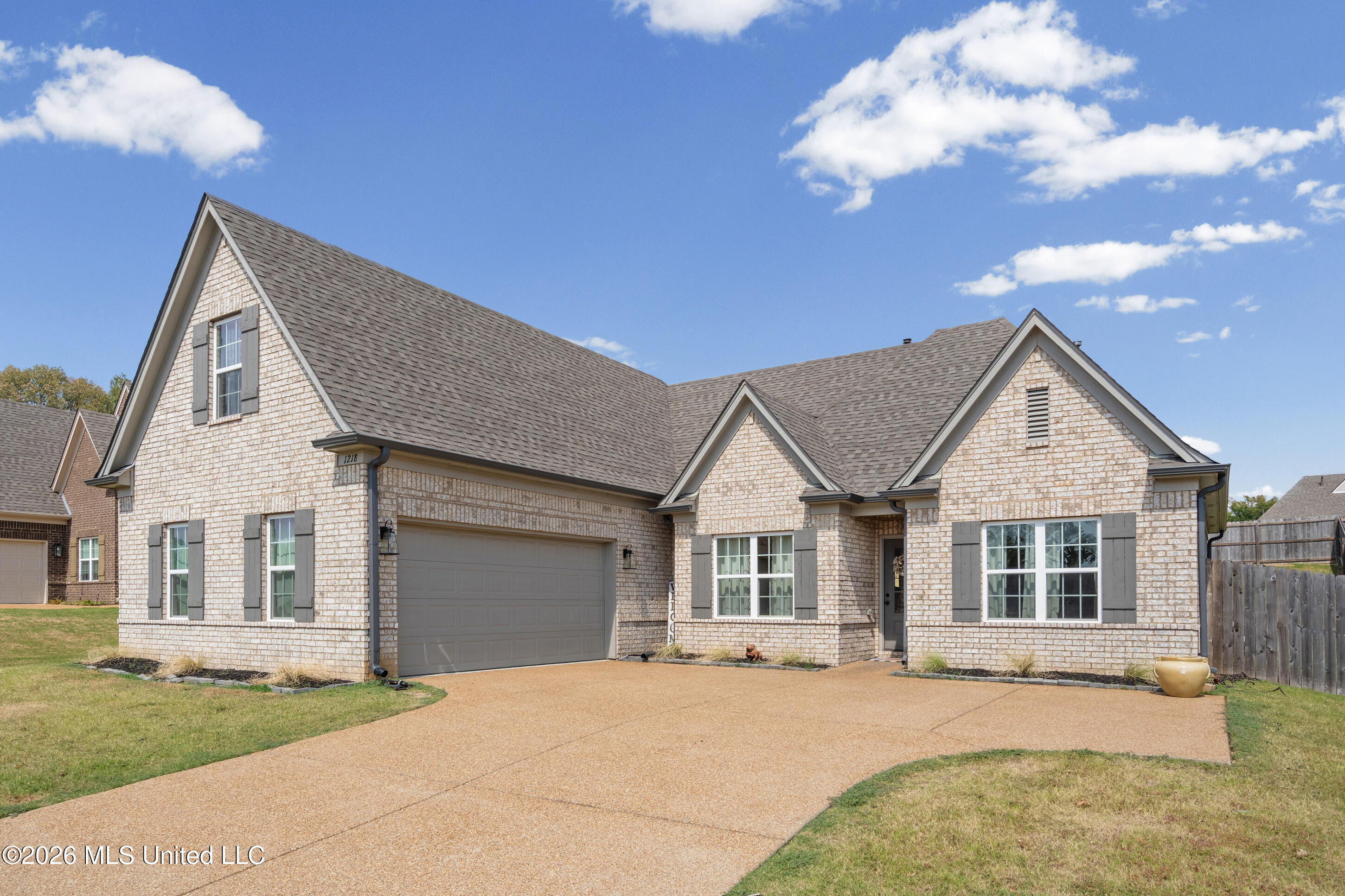 1218 Perry Place Drive Property Photo 1