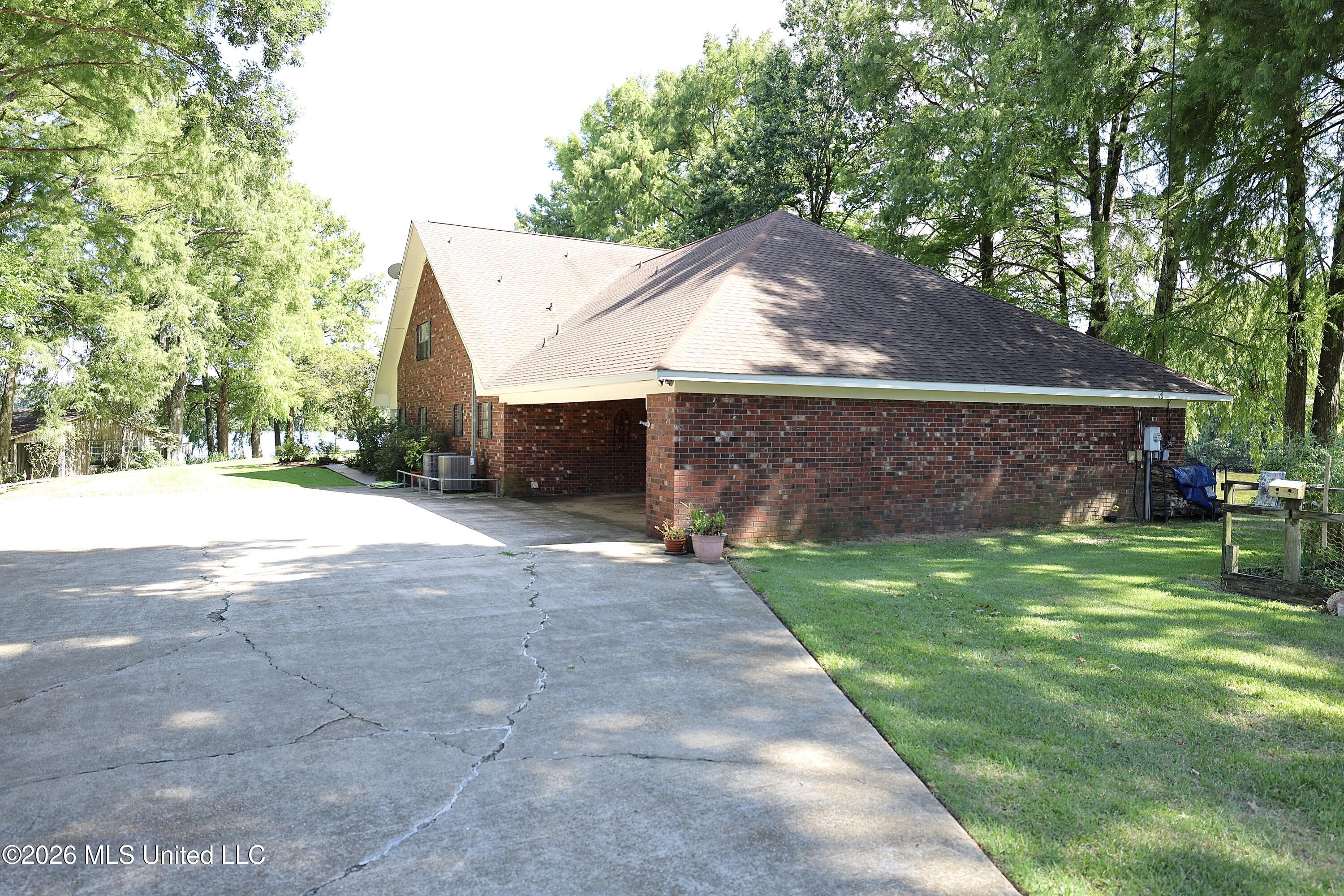199 Weecama Drive Property Photo 3