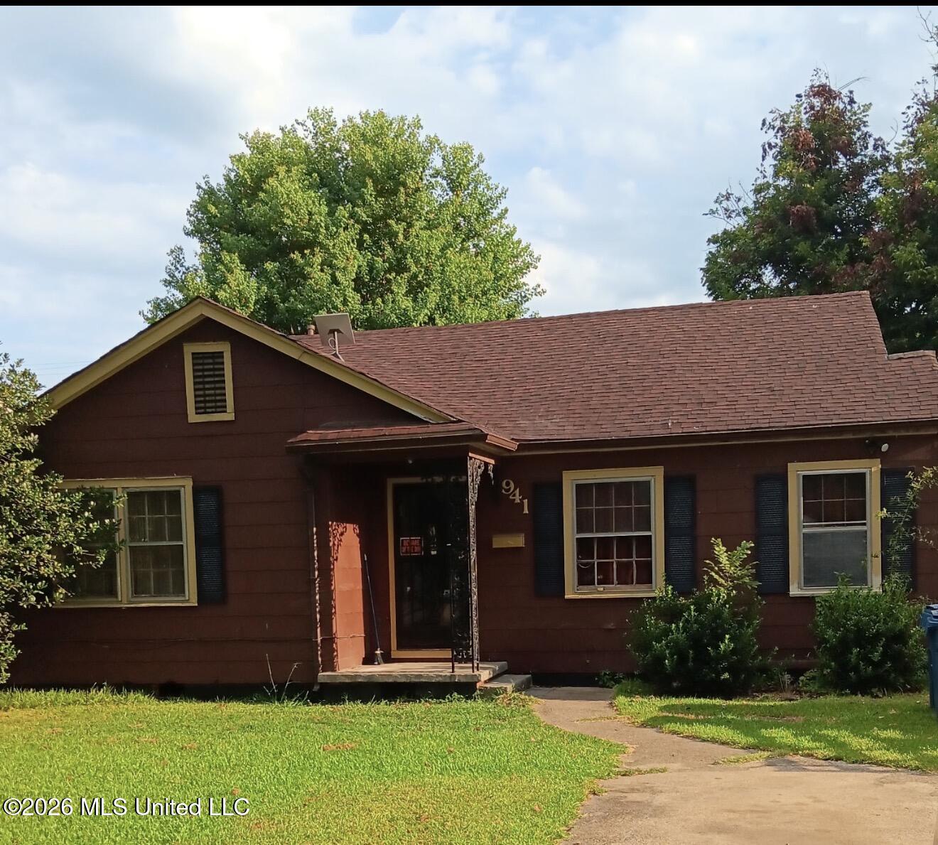 941 School Street Property Photo 1