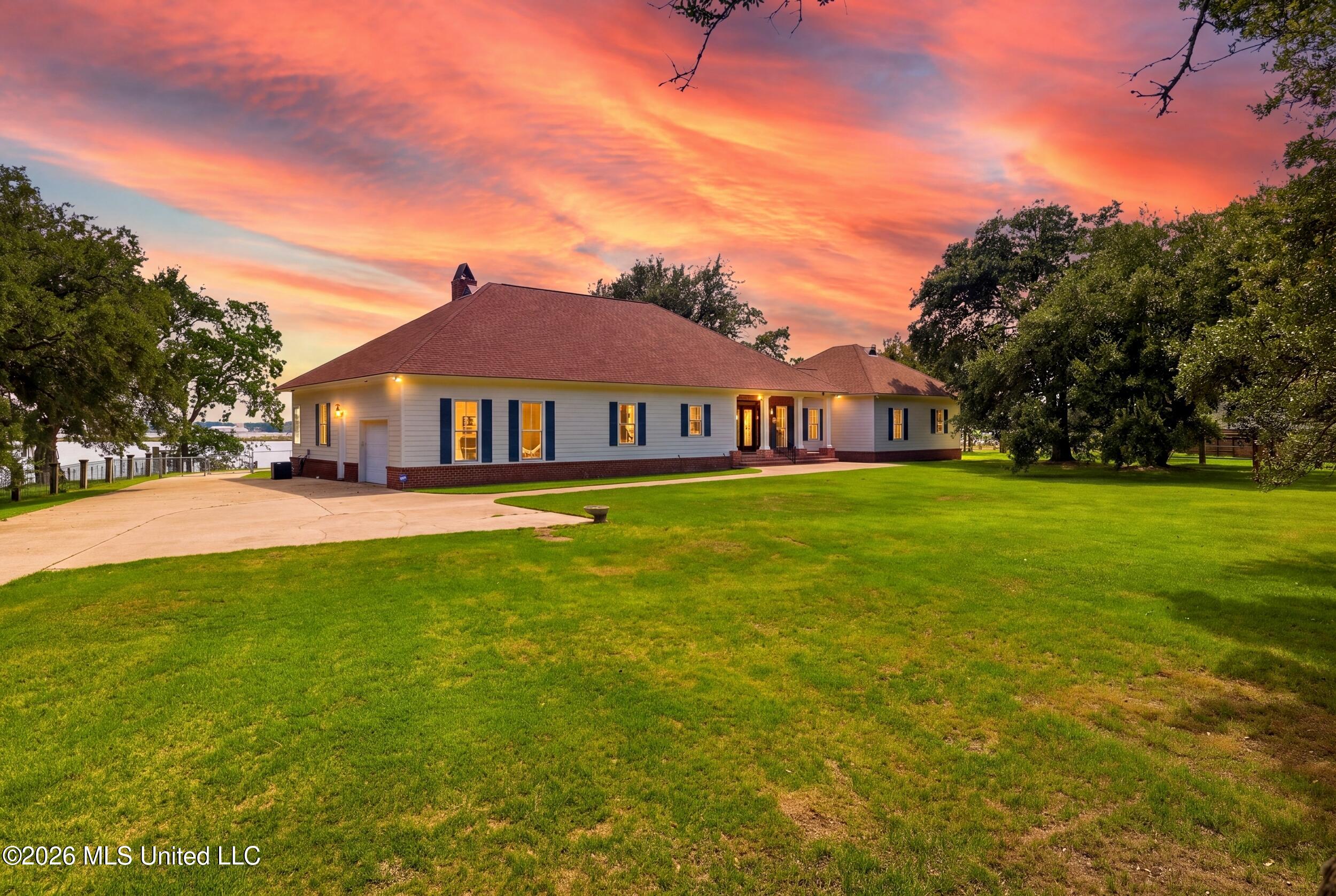 3111 Happy Landing Lane Property Photo 1