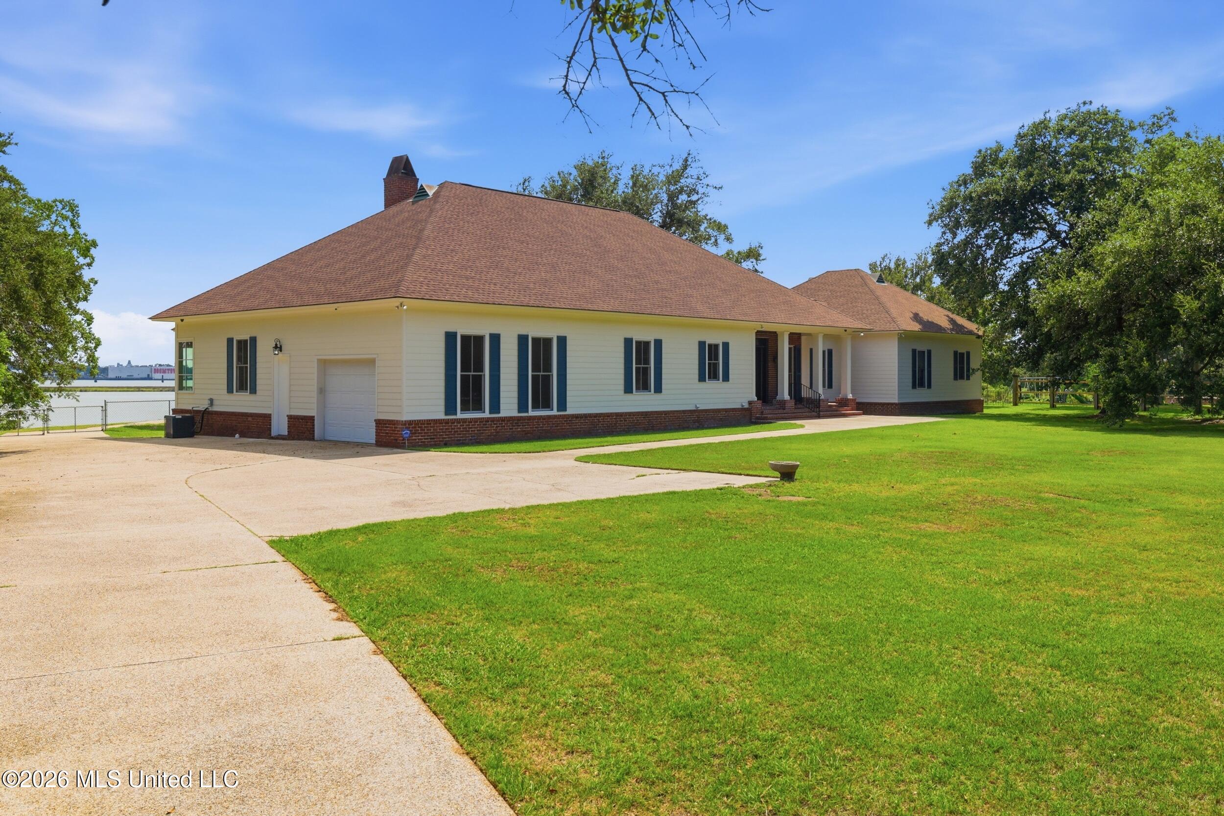 3111 Happy Landing Lane Property Photo 7