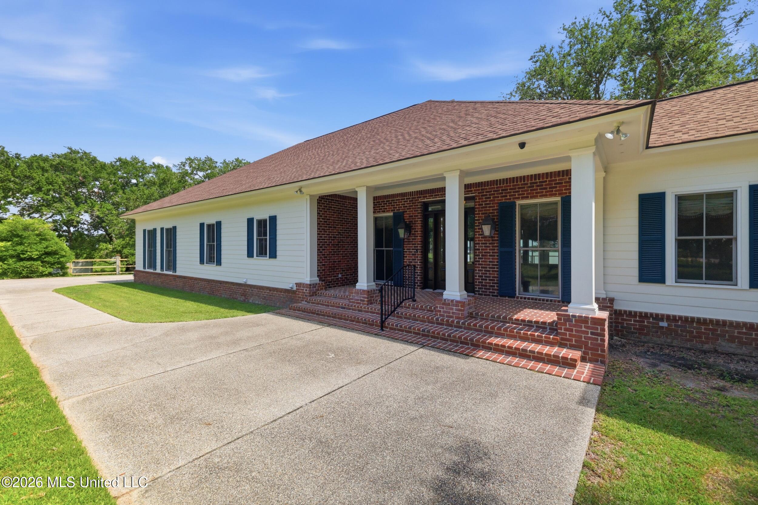 3111 Happy Landing Lane Property Photo 8
