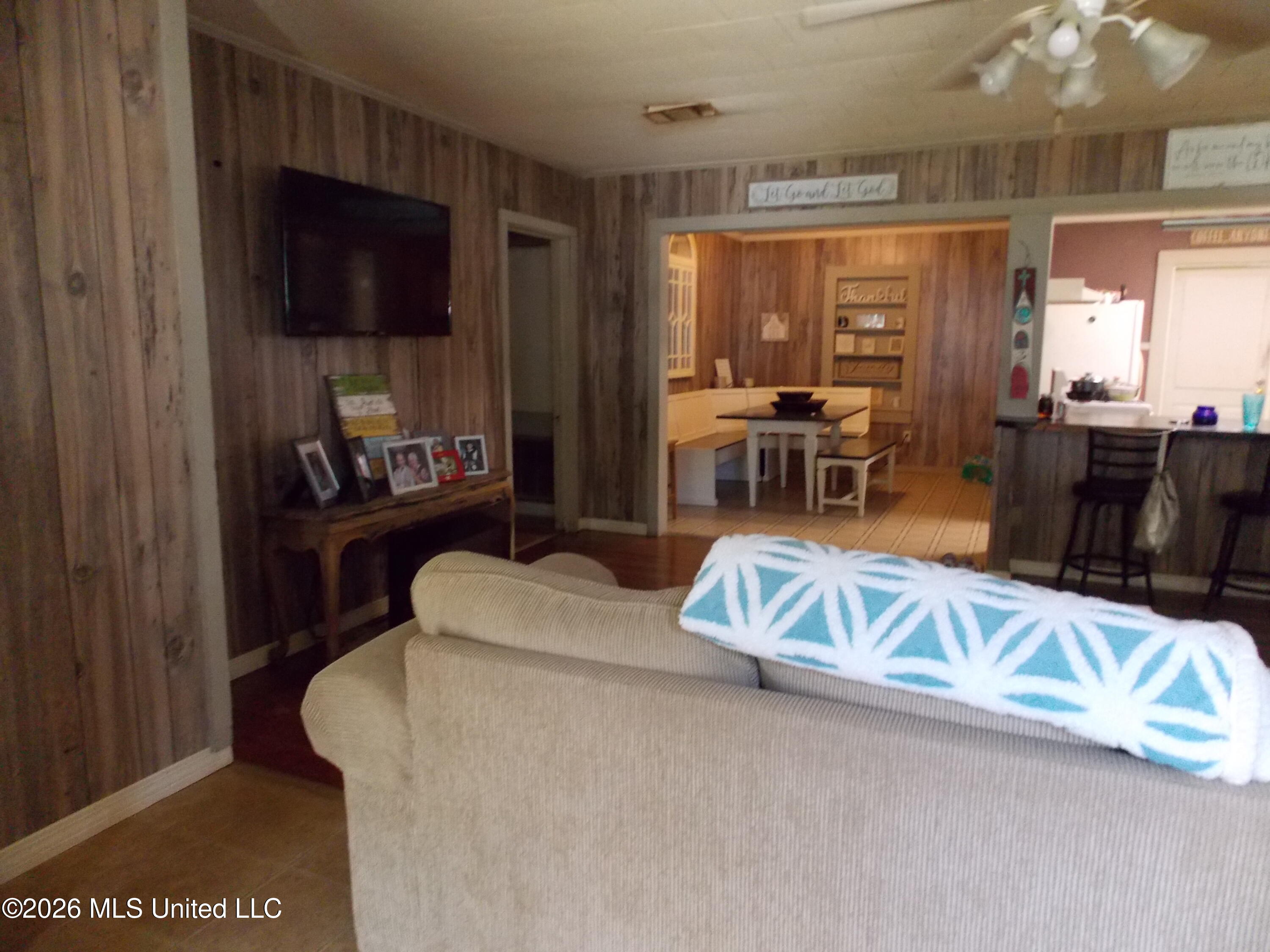 1010 Main Street Property Photo 6