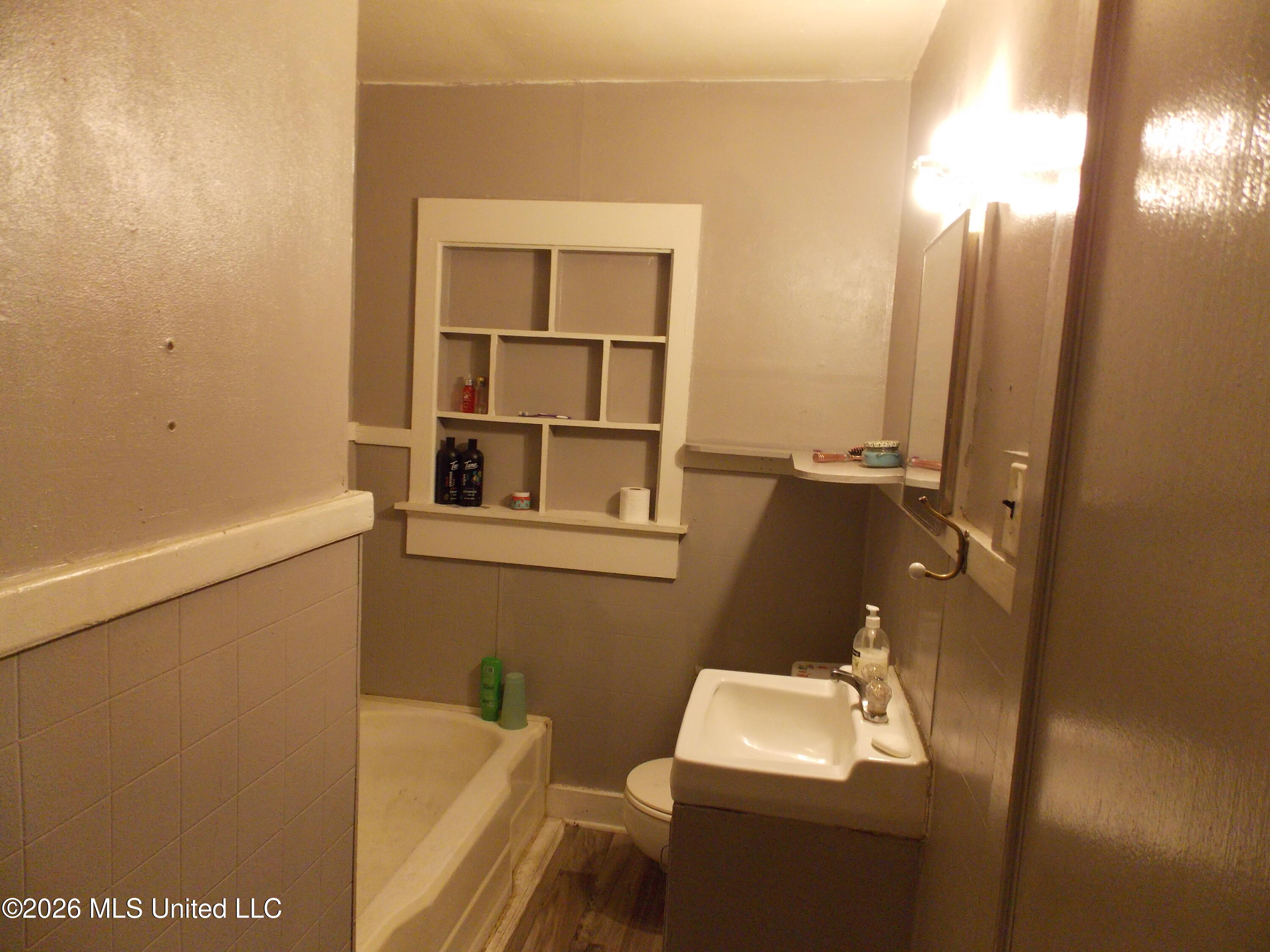 1010 Main Street Property Photo 11