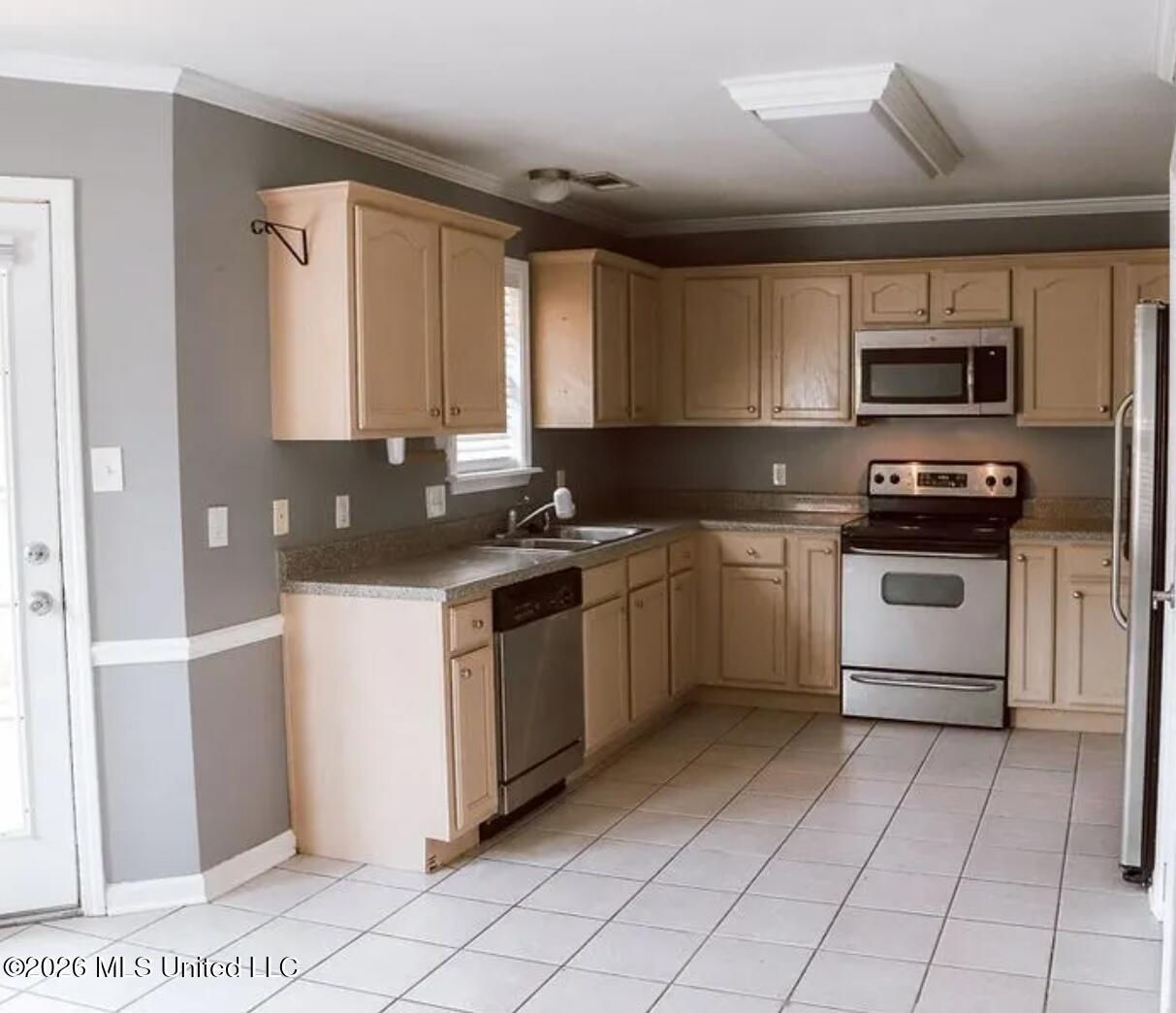 136 W Garden Terrace Drive Property Photo 4