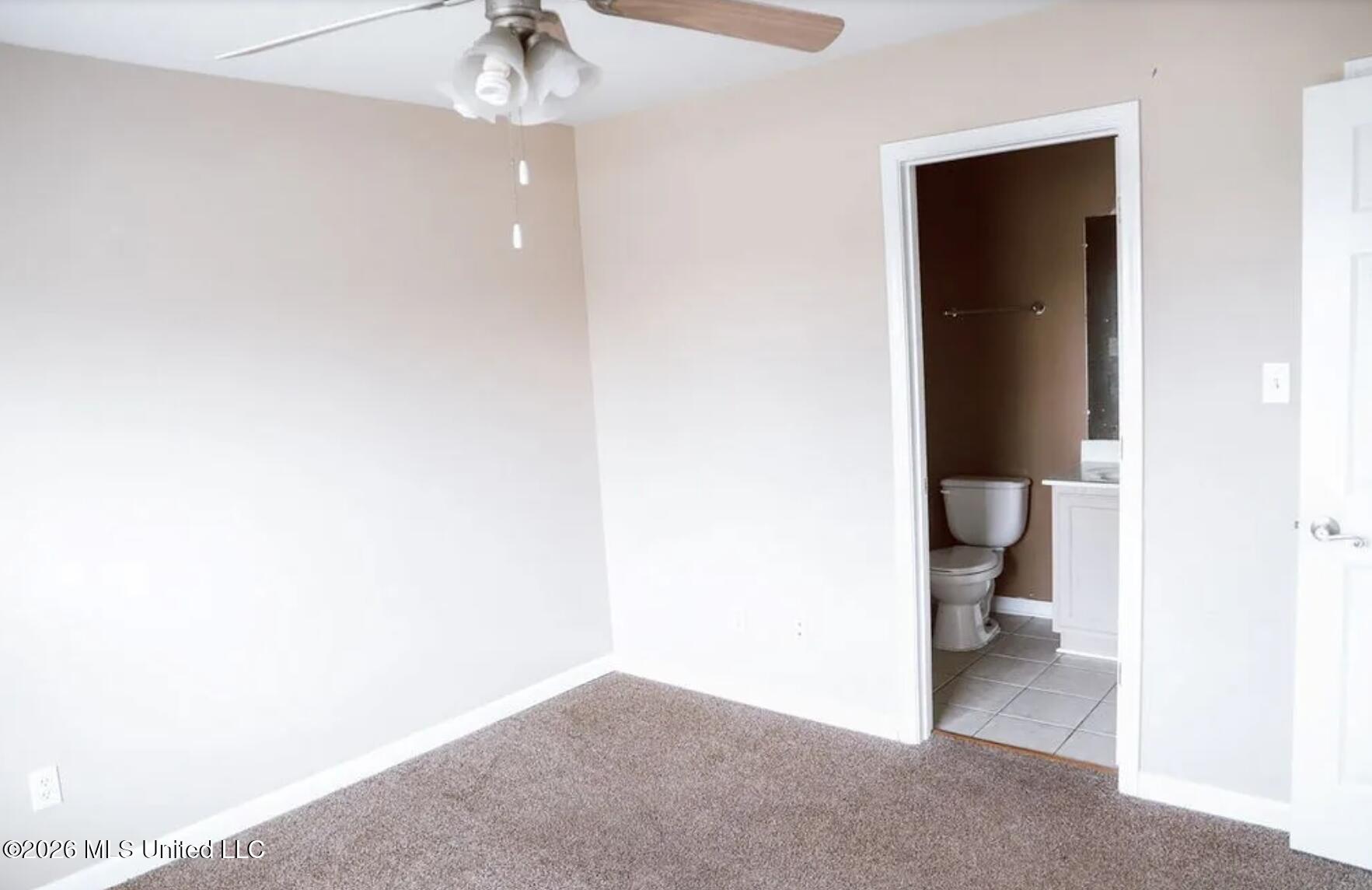 136 W Garden Terrace Drive Property Photo 9