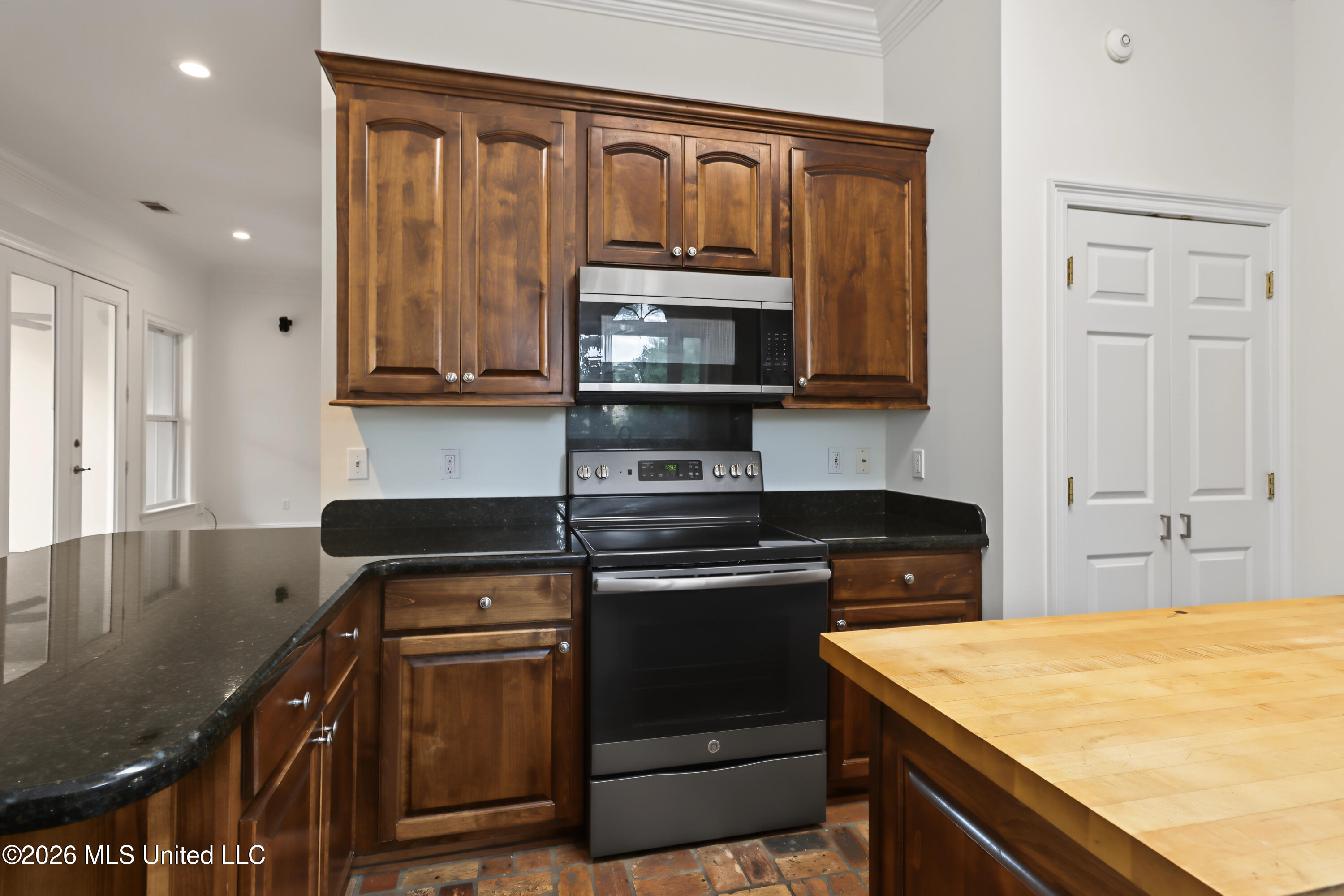 11554 Briarstone Place Property Photo 8