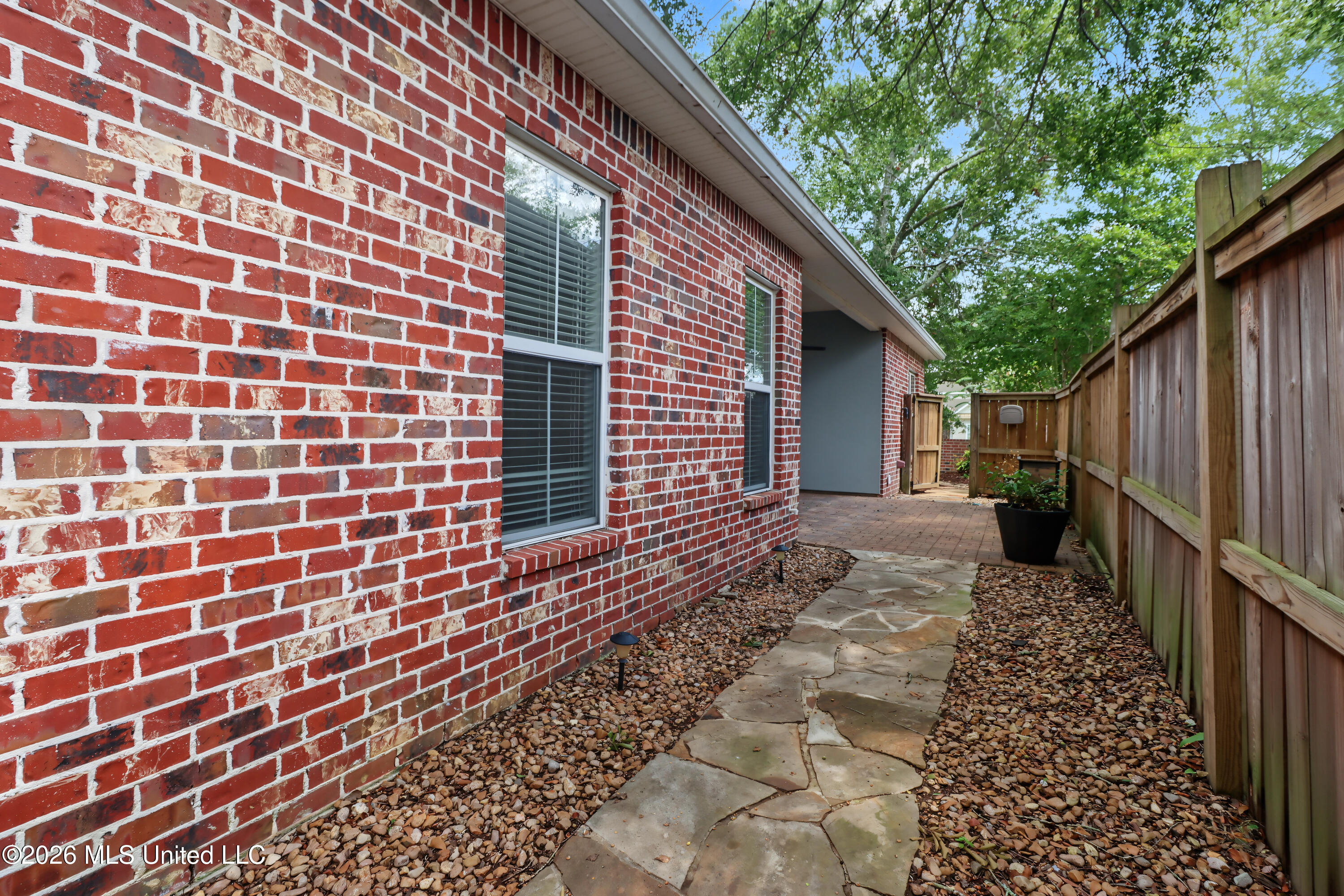 11554 Briarstone Place Property Photo 32