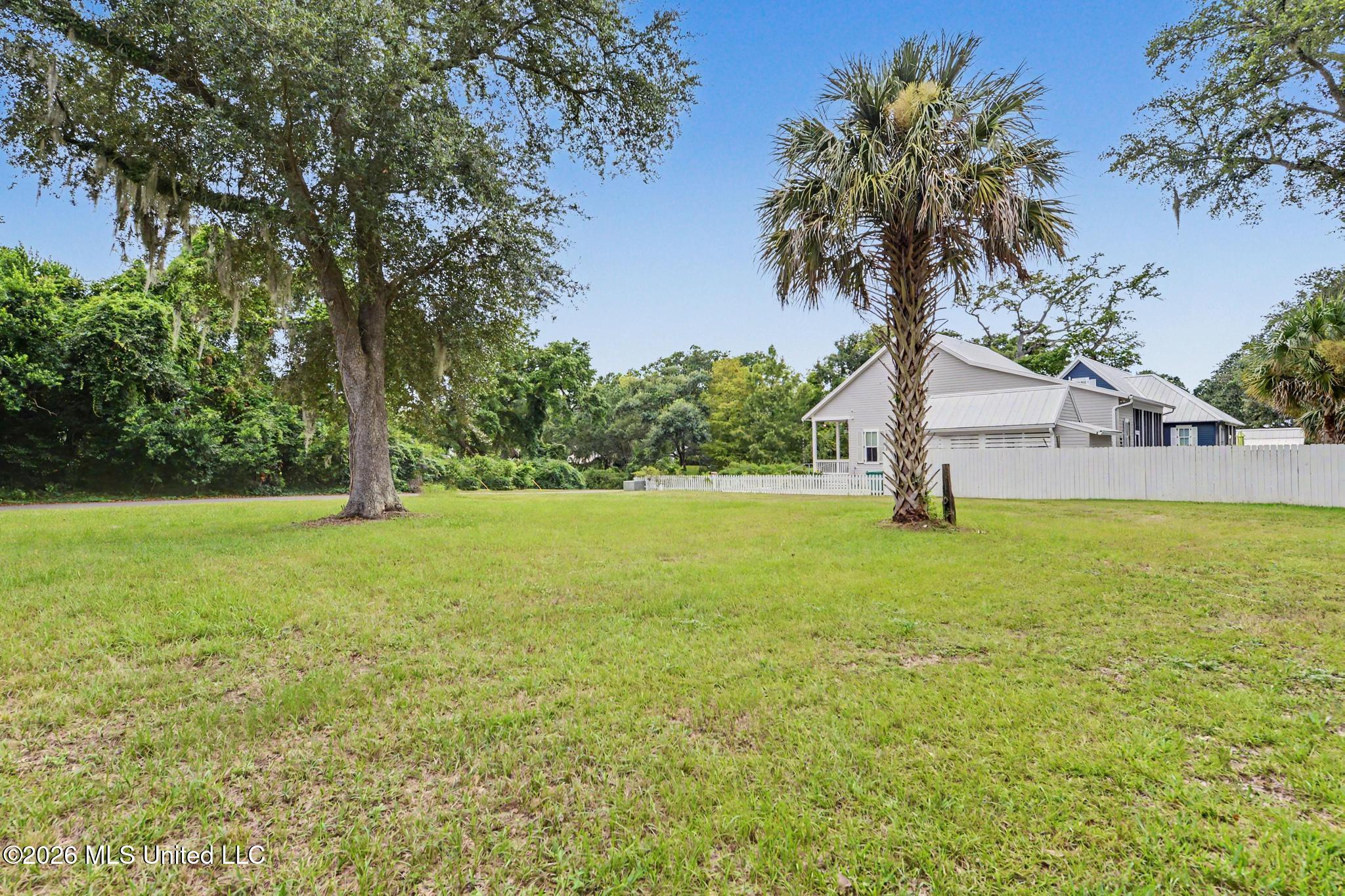 Cedar Lane Property Photo 30