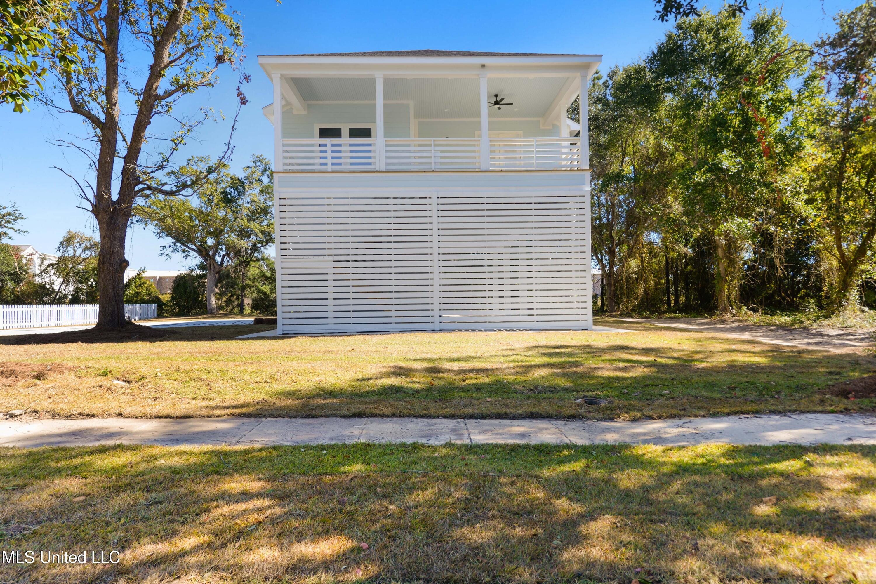 124 Holiday Avenue Property Photo 1