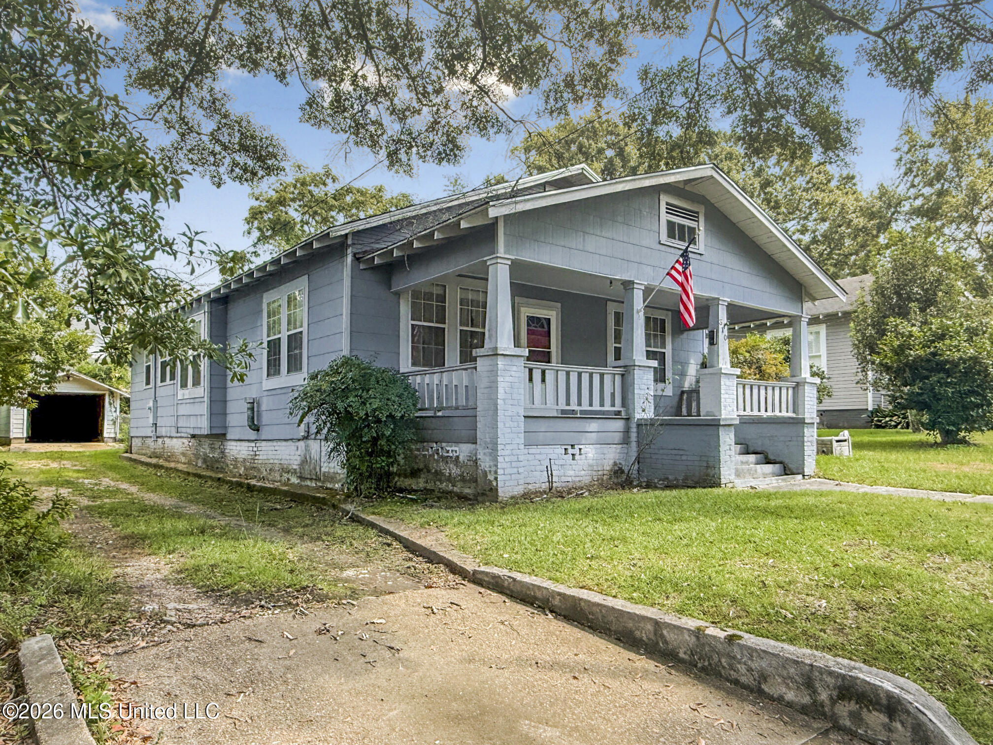 310 Burke Avenue Property Photo 1