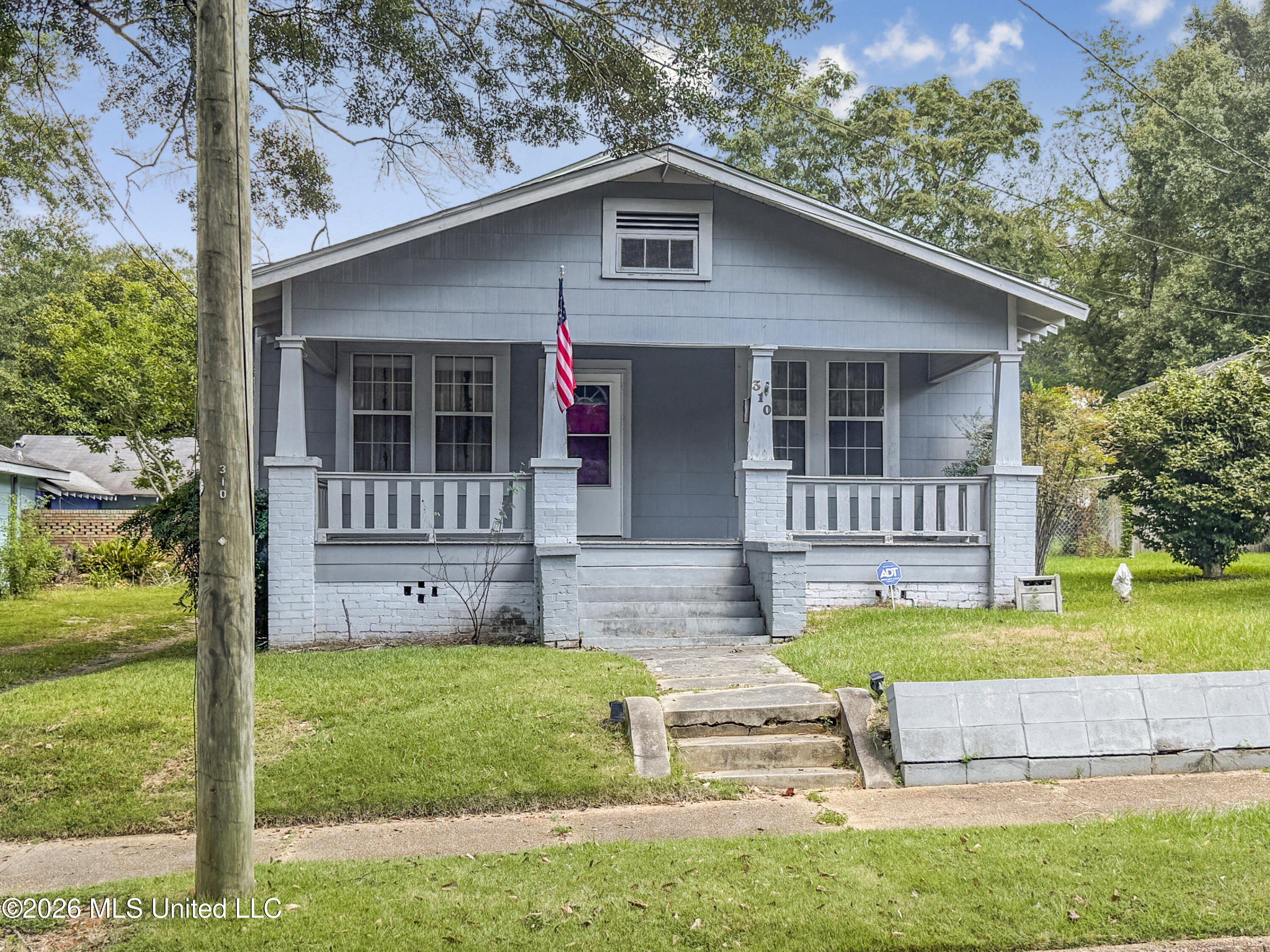 310 Burke Avenue Property Photo 2