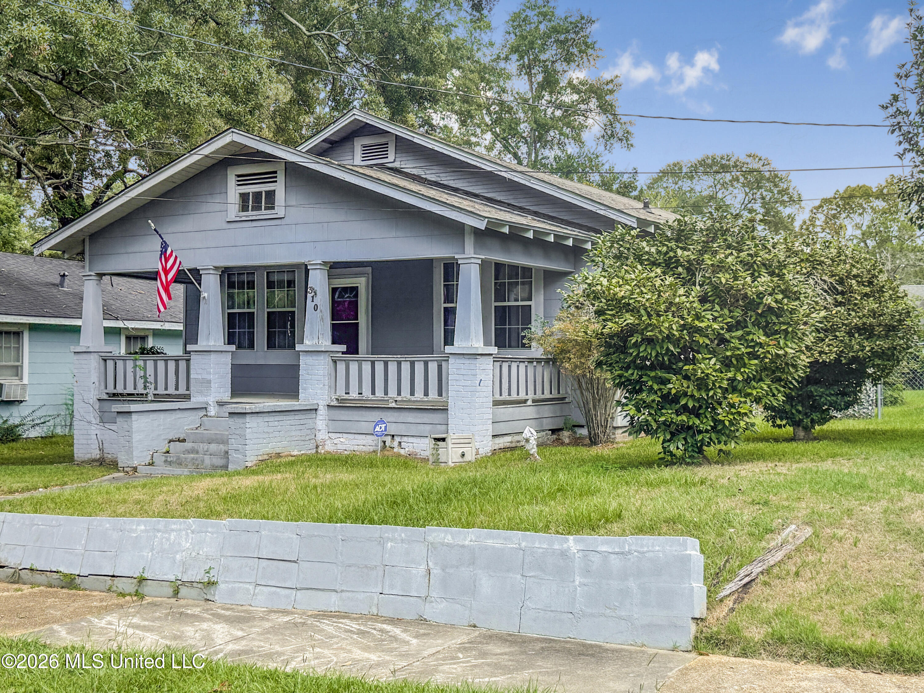 310 Burke Avenue Property Photo 3