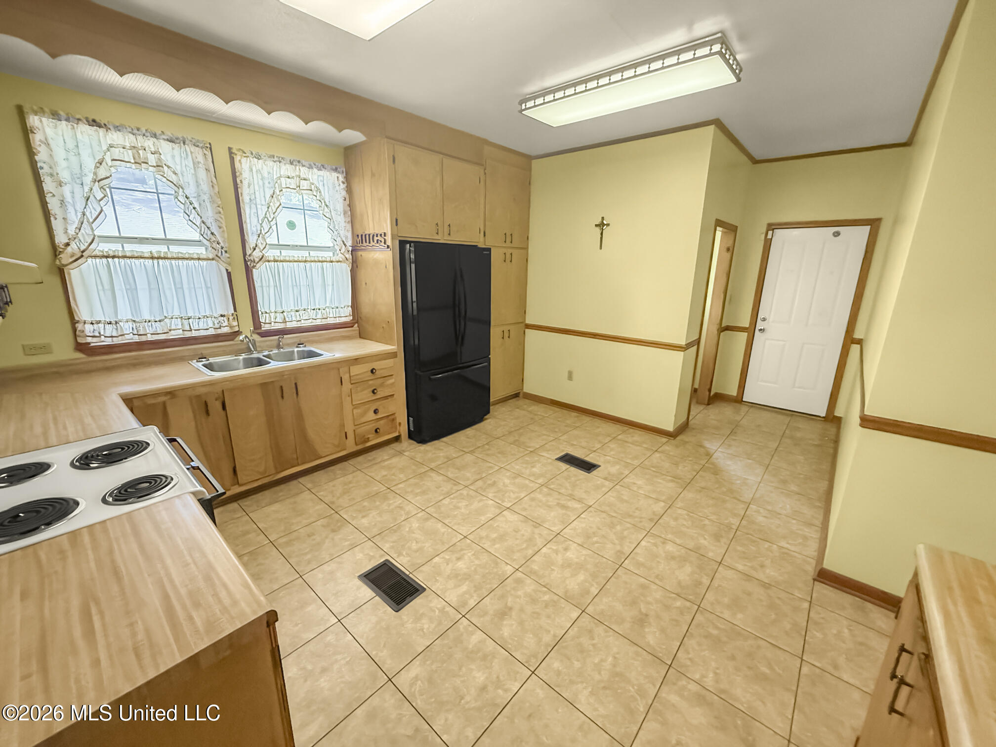 310 Burke Avenue Property Photo 12