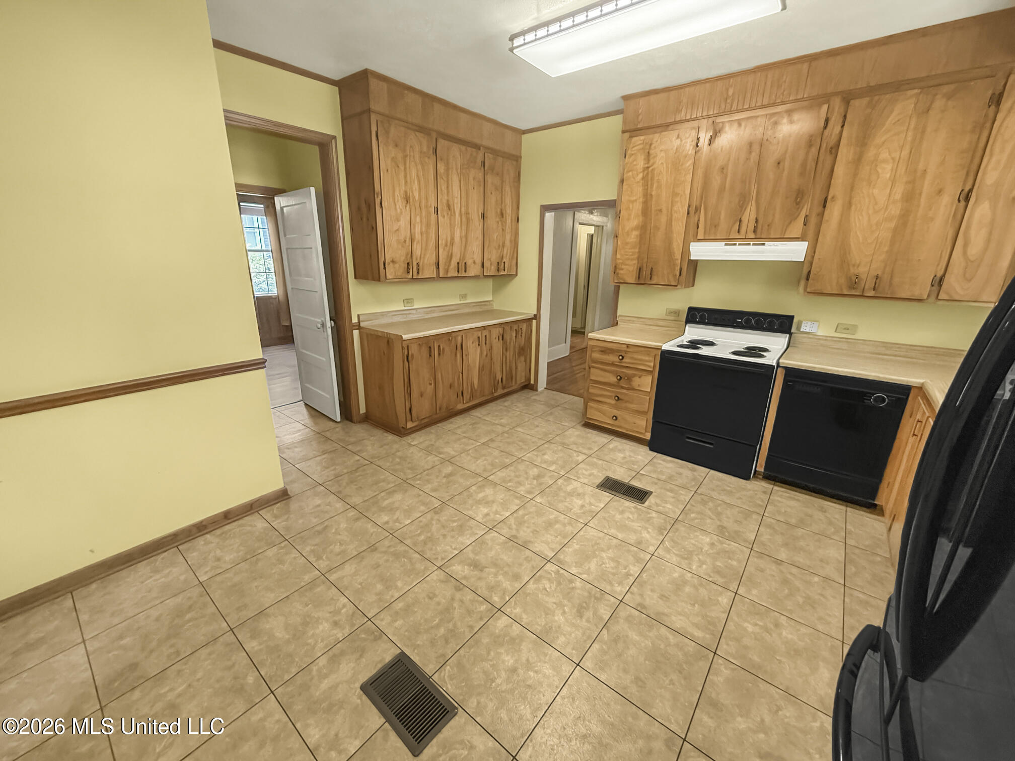 310 Burke Avenue Property Photo 15