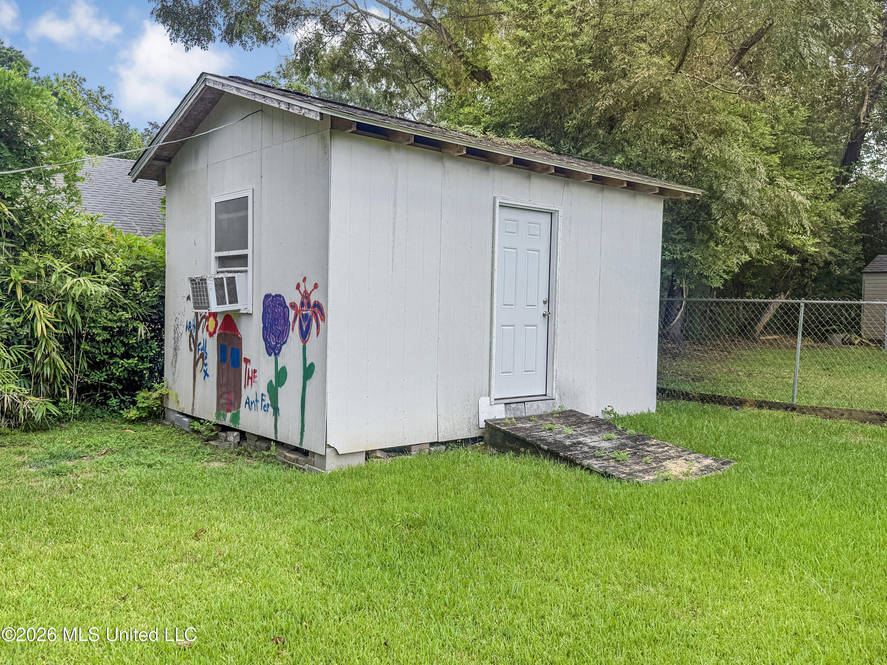 310 Burke Avenue Property Photo 27