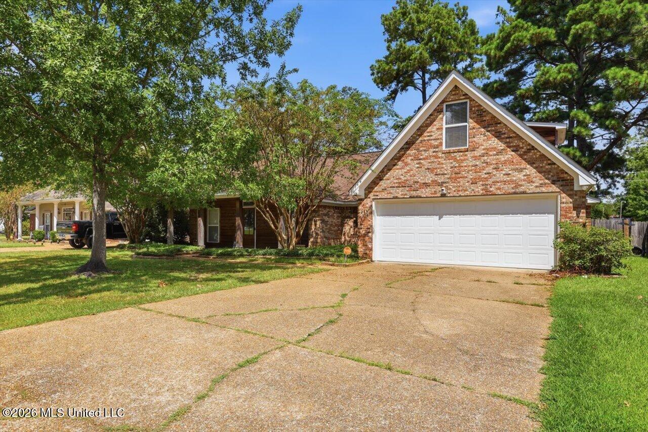 261 Cherry Bark Drive Property Photo 3