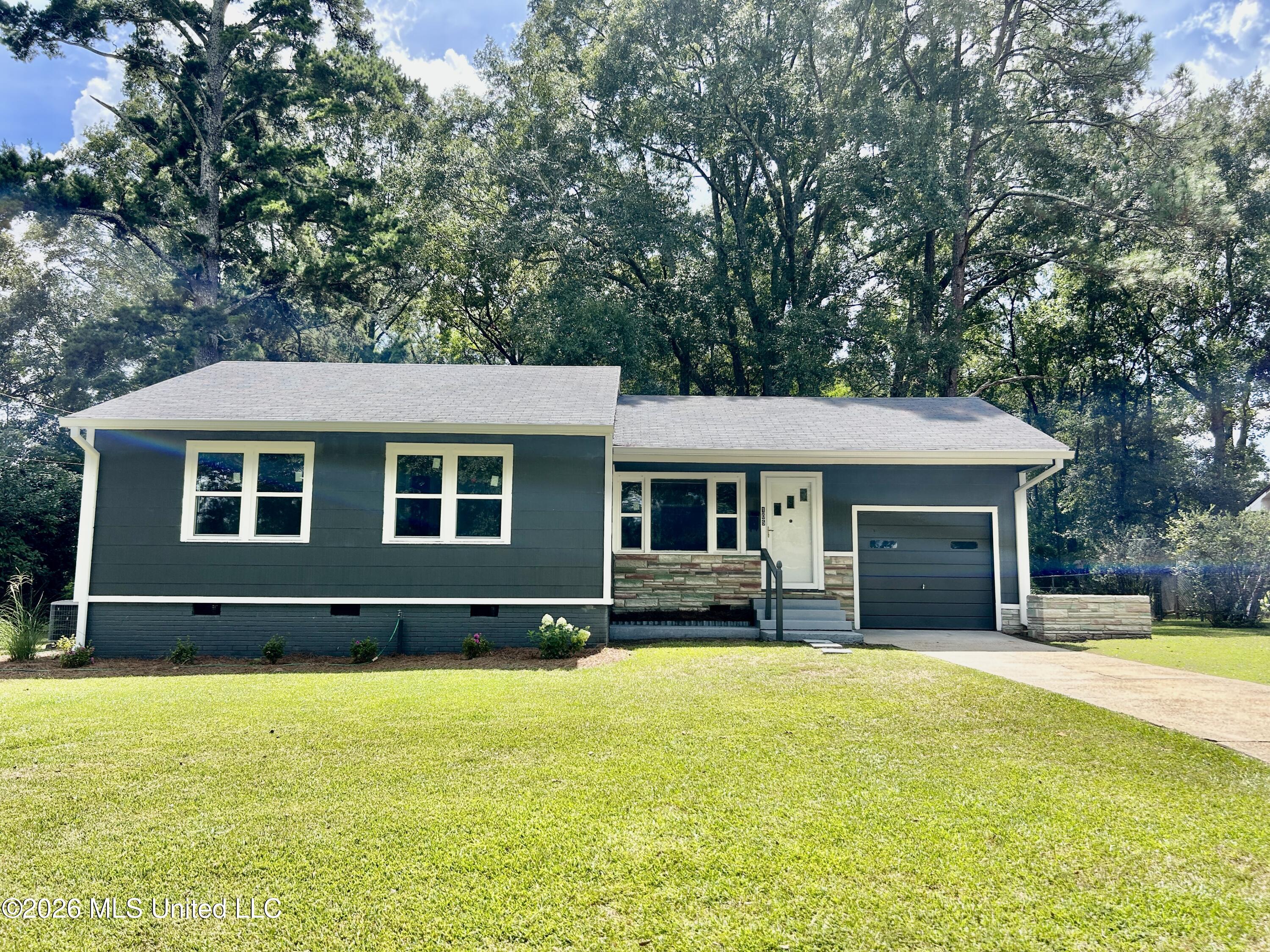 105 Gerald Drive Property Photo 1