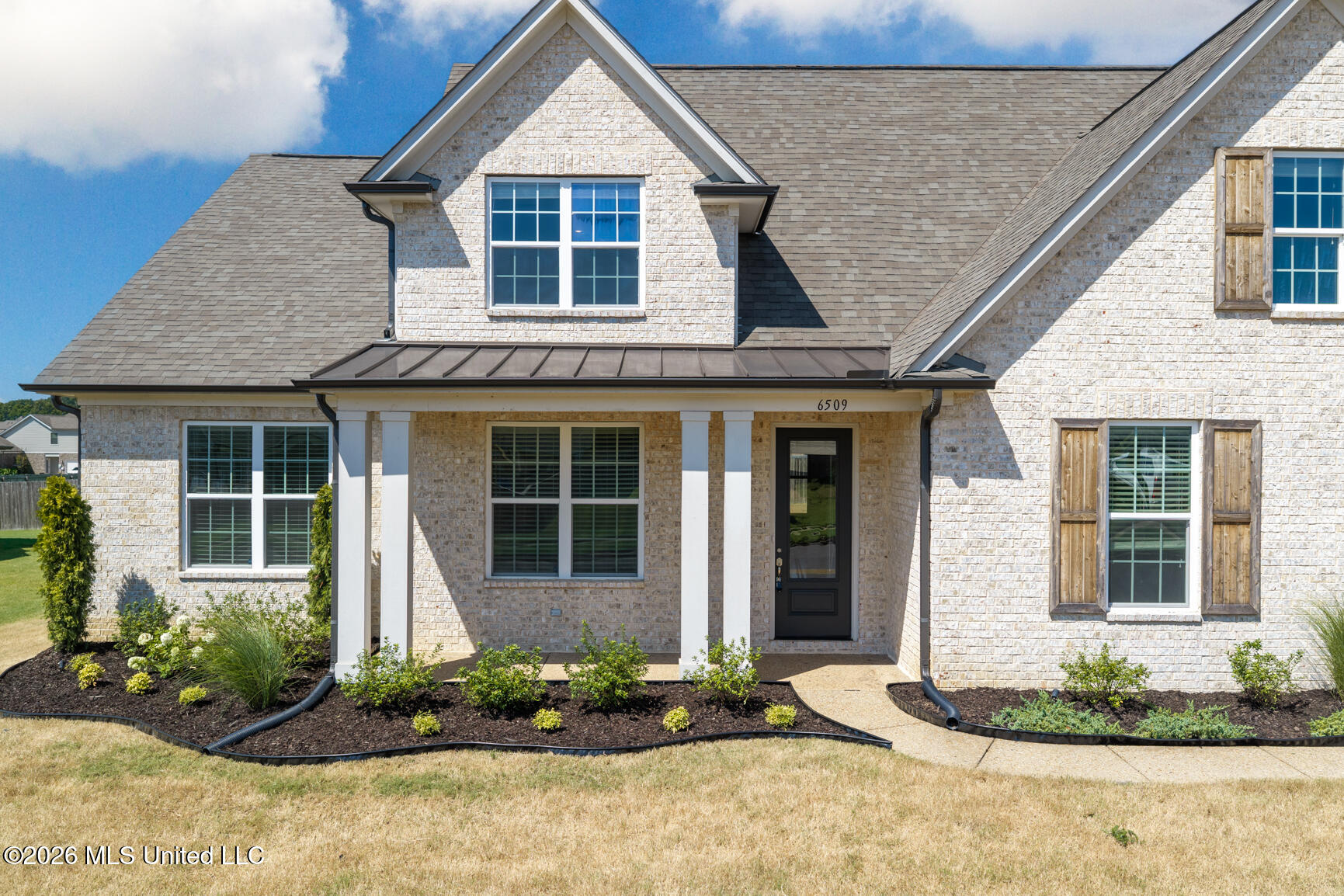 6509 S Briar Lane Property Photo 4