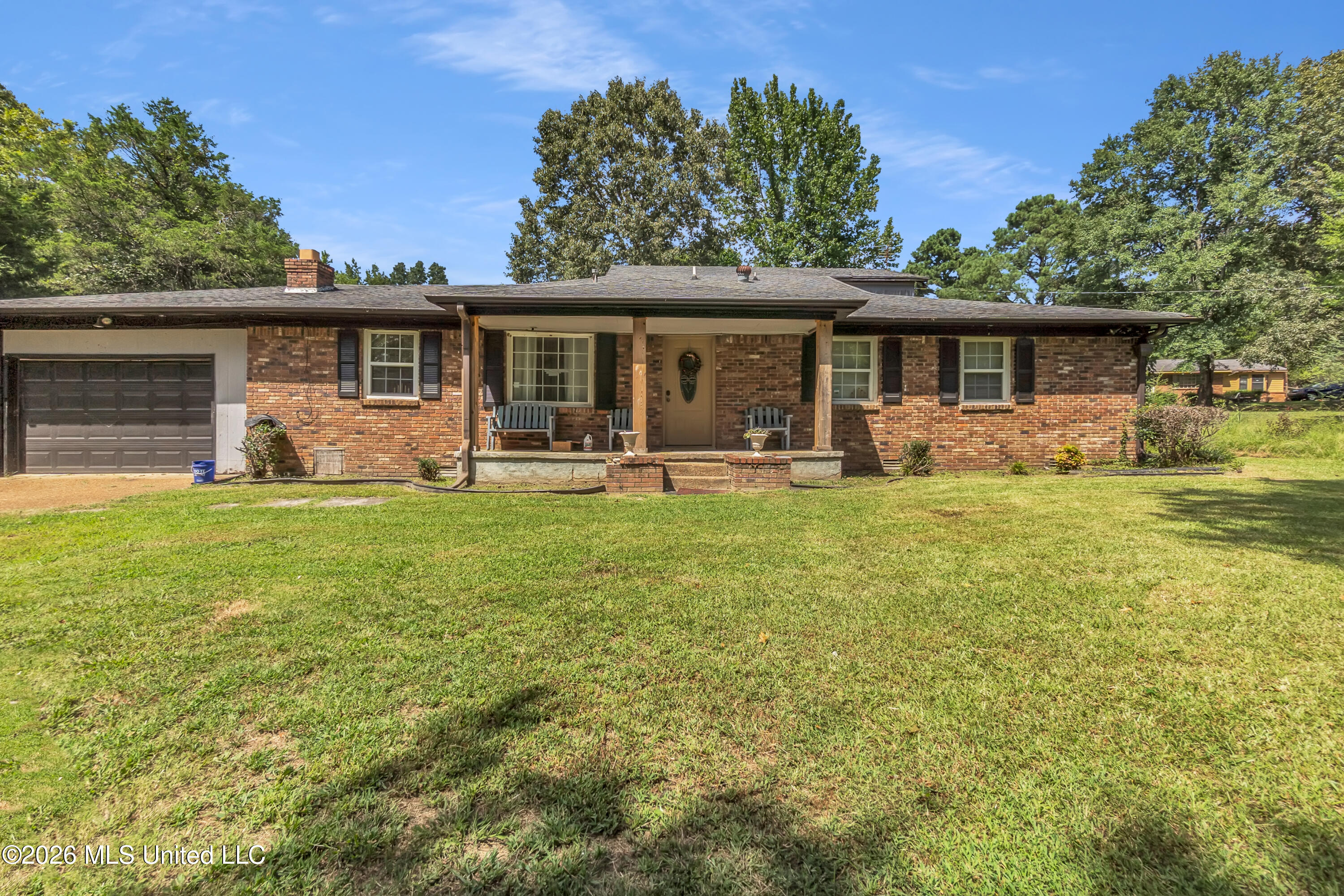 1024 French Road Property Photo 2