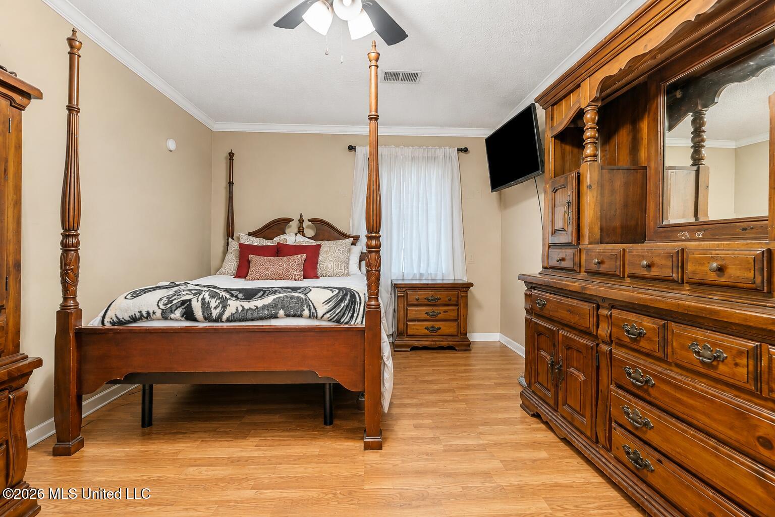 1024 French Road Property Photo 8