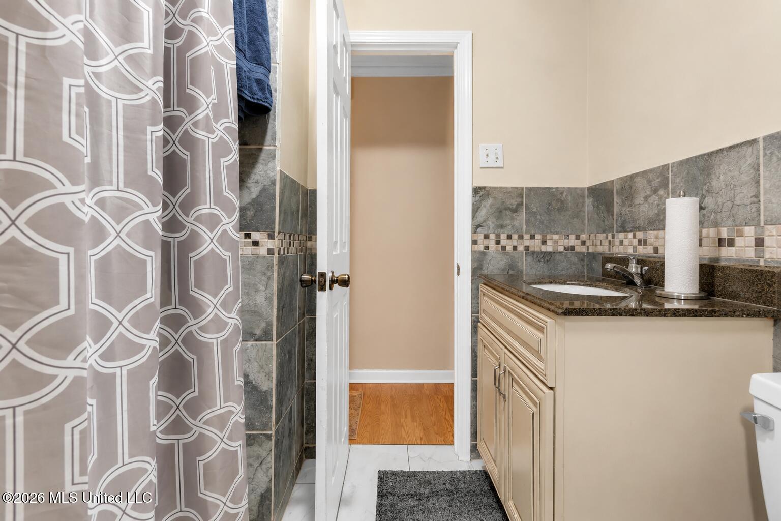 1024 French Road Property Photo 10