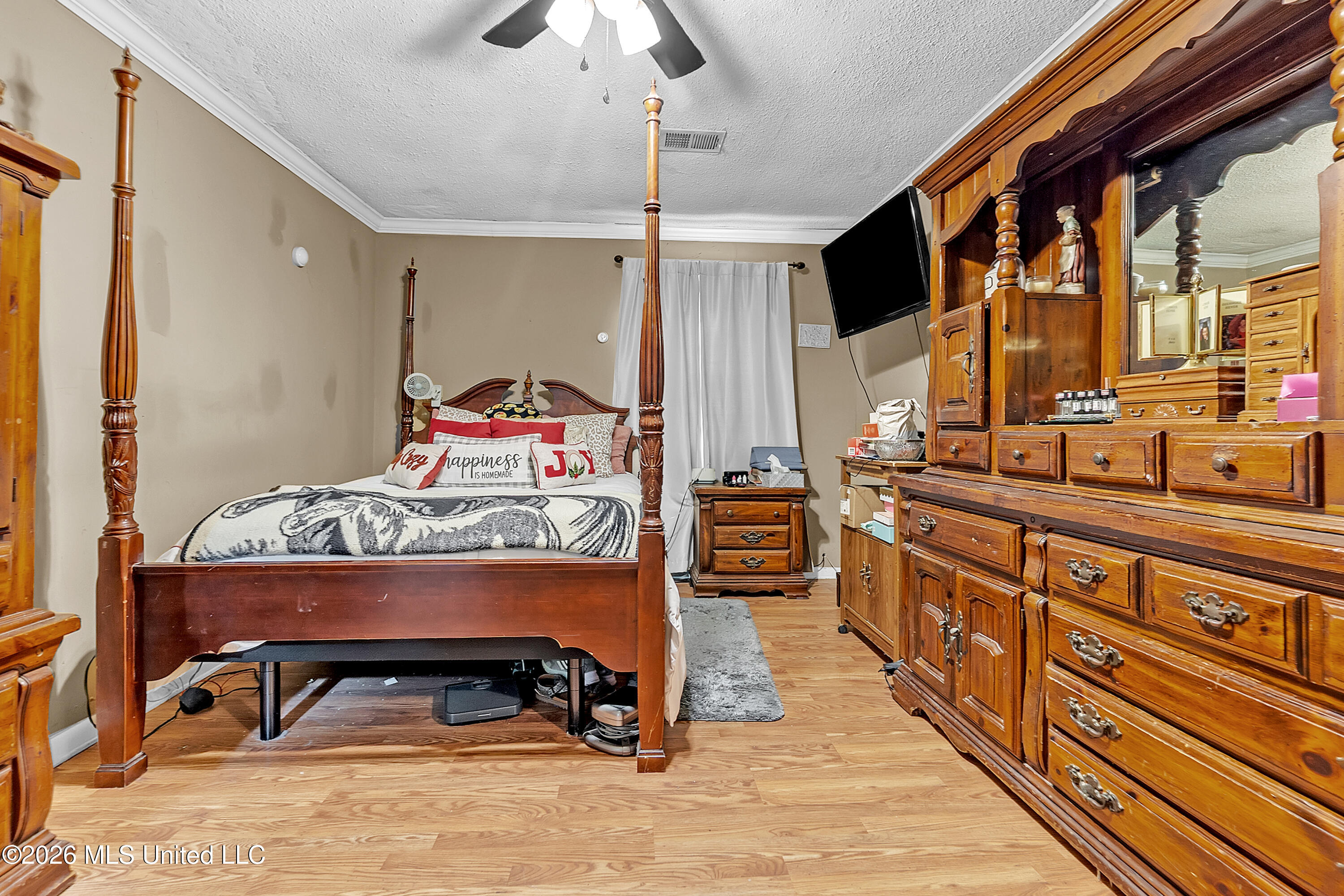 1024 French Road Property Photo 31