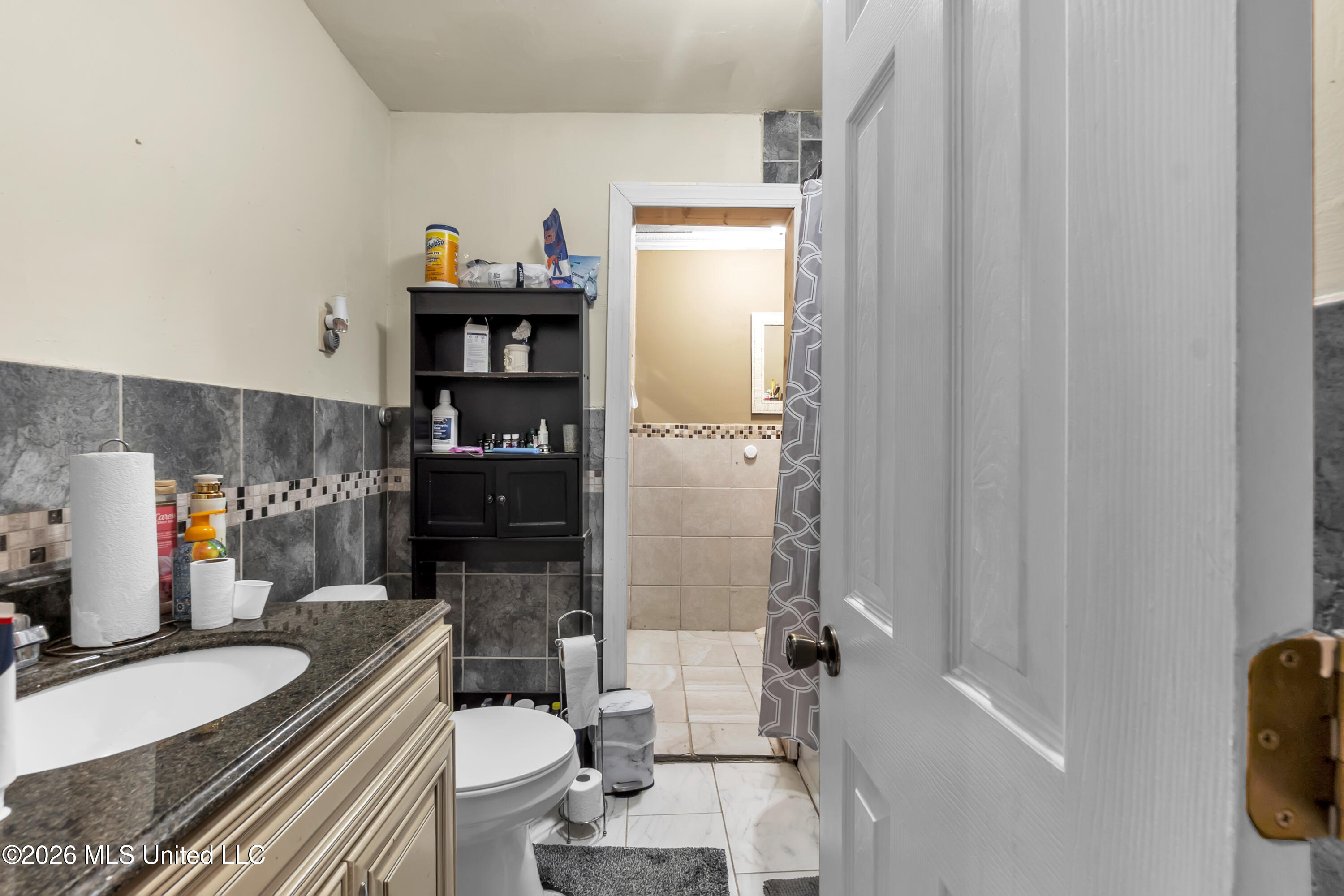1024 French Road Property Photo 32